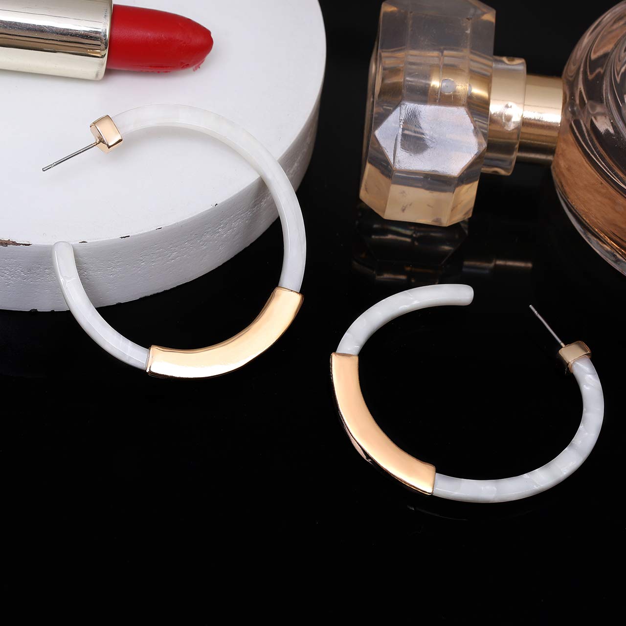 Stylish Geometric Acrylic Hoop Earrings for Women - Bohemian Tortoise Shell Statement Studs Fashion Jewelry | Perfect for Casual Wear, Parties & Boho Outfits