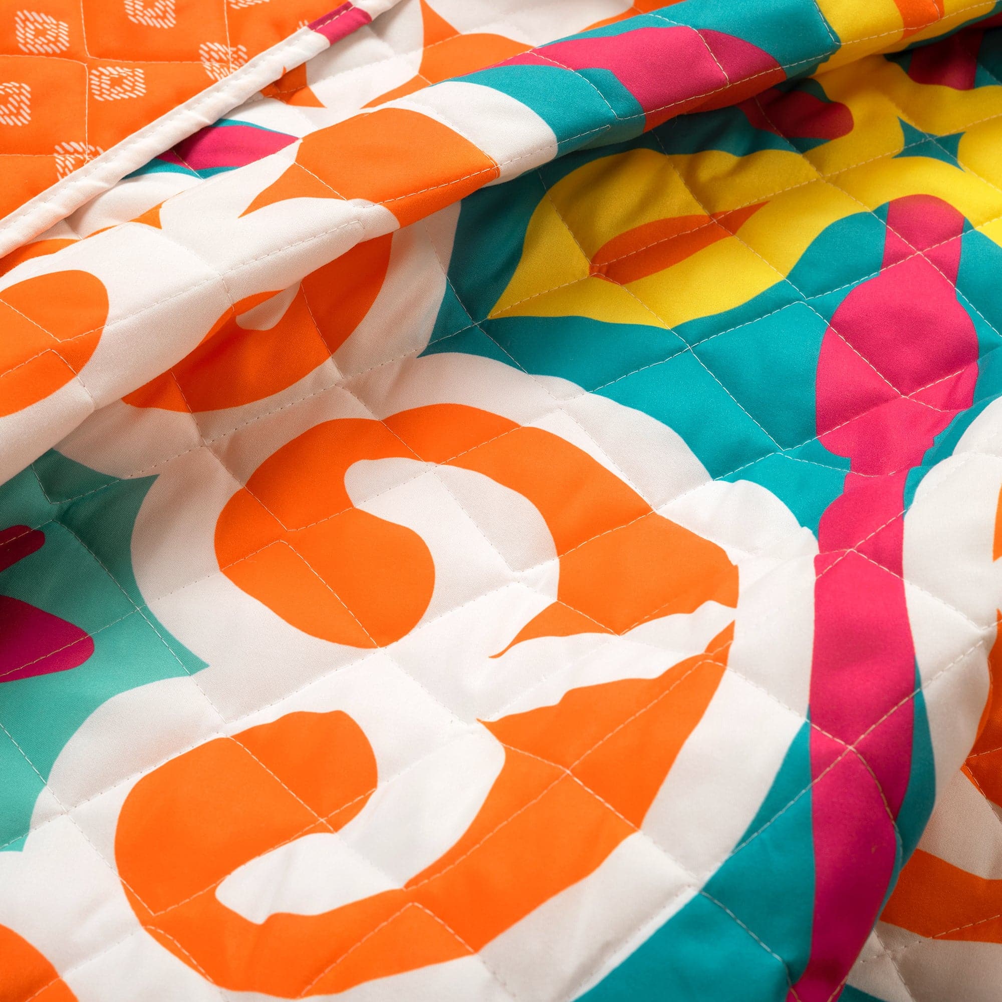 Boho Floral Reversible 3-Piece Quilt Set - Queen Size Bedding with Matching Pillow Shams - Perfect for Bohemian Bedroom Decor & Guest Room Styling