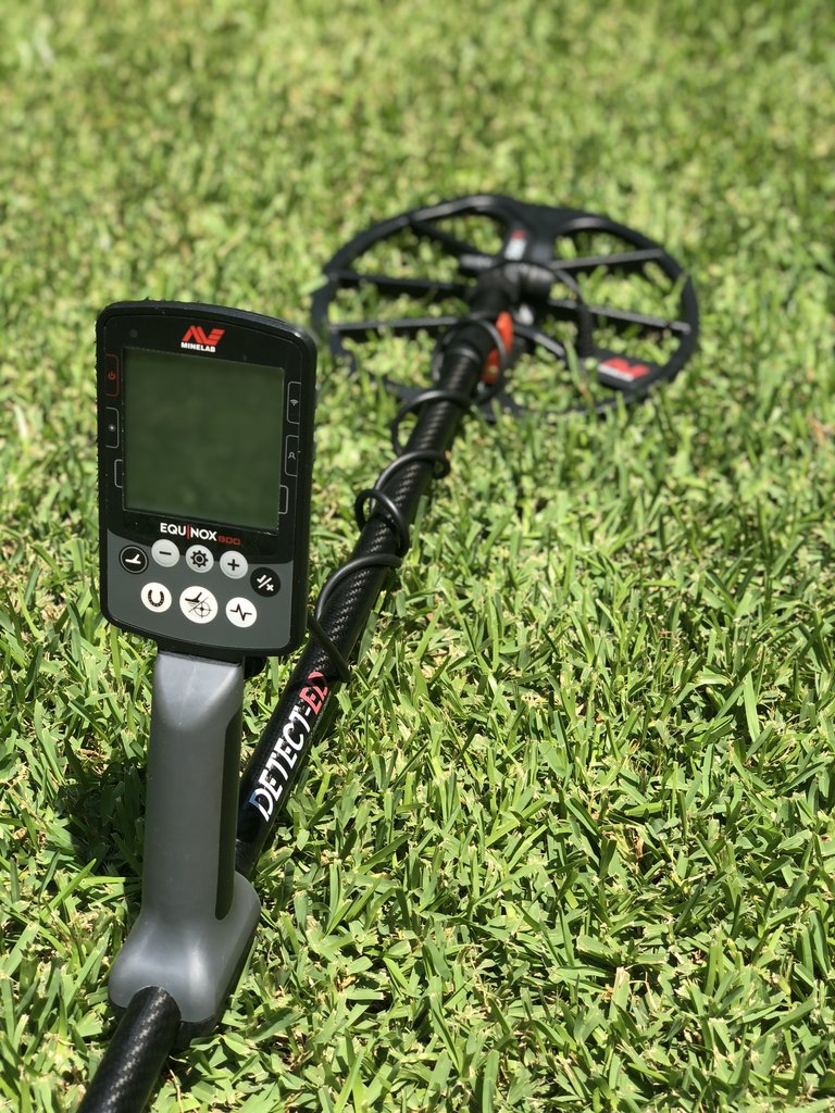 Detect Ed Black LS Carbon Fiber Shaft for Minelab Equinox Metal Detector | Lightweight & Durable Replacement Part | Perfect for Treasure Hunting, Beach Combing & Outdoor Adventures