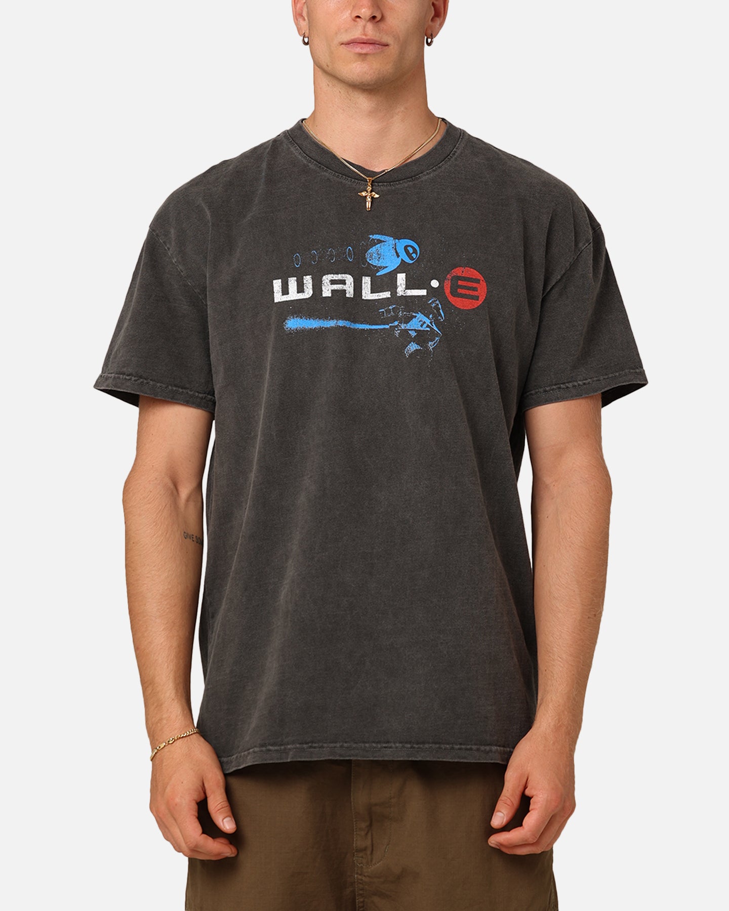 Pixar Wall.E Heavyweight Graphic T-Shirt for Men & Women - Black Wash - Vintage American Thrift Style - Perfect for Cosplay, Movie Nights & Casual Wear