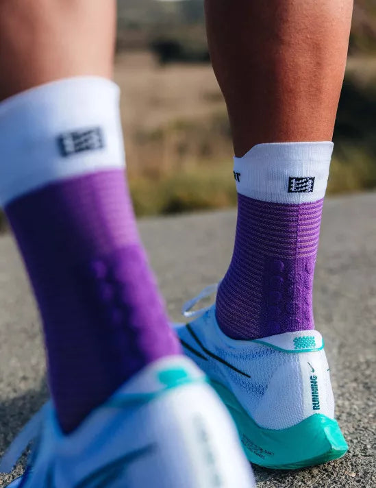 Compressport Unisex Pro Racing Socks v4.0 - High Performance Running Socks for Men & Women - Breathable & Cushioned - Royal Lilac/White - Ideal for Marathon, Trail Running & Triathlon Training