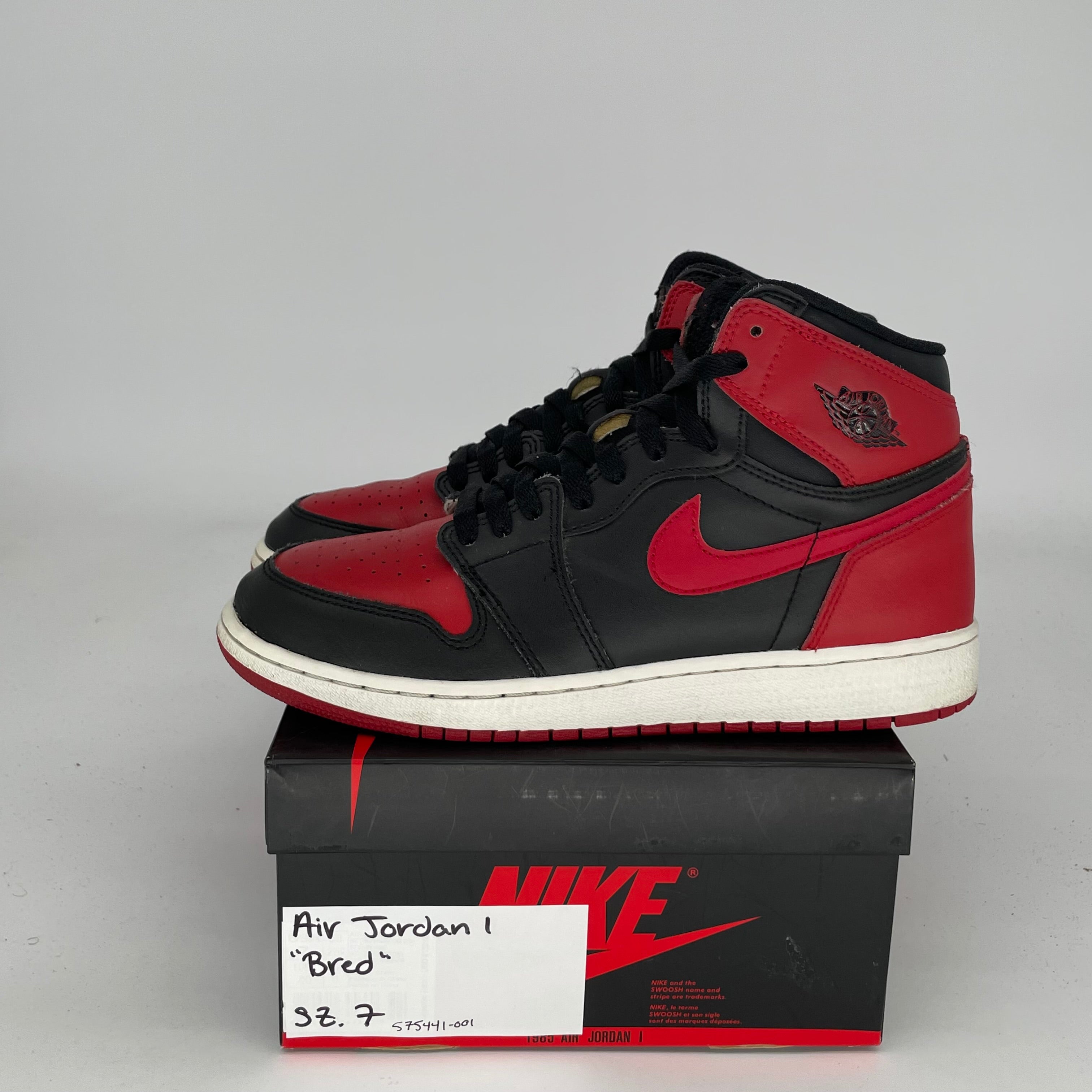 Original Air Jordan 1 Retro High OG 'Bred' Size 7Y (575441-001) - Men's Basketball Shoes for Streetwear & Sneaker Collectors - Perfect for Casual Wear, Sports & Sneakerhead Fashion