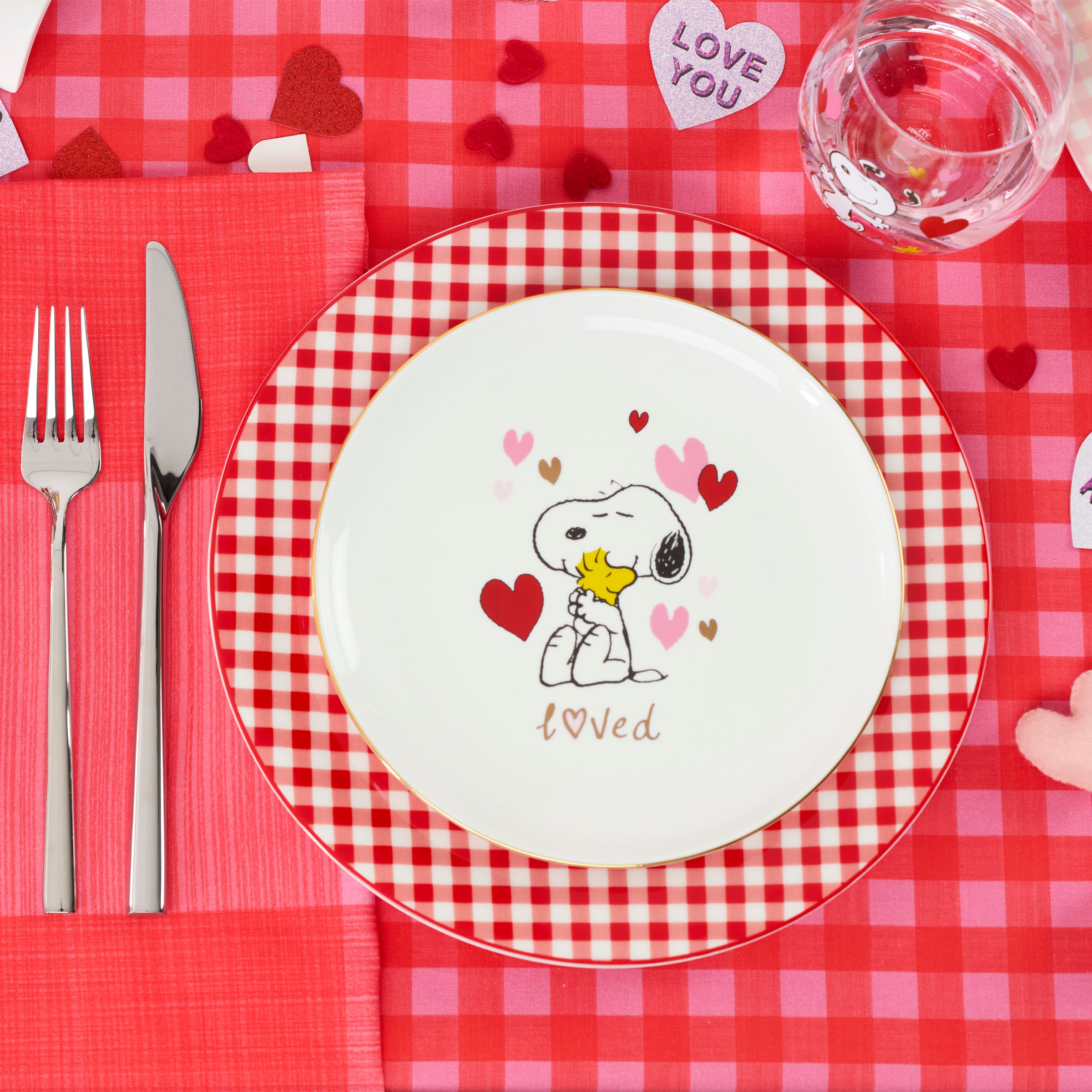 Red Gingham Dinner Plates Set of 4 - Stylish & Durable Porcelain Plates for Everyday Dining, Parties, and Picnics