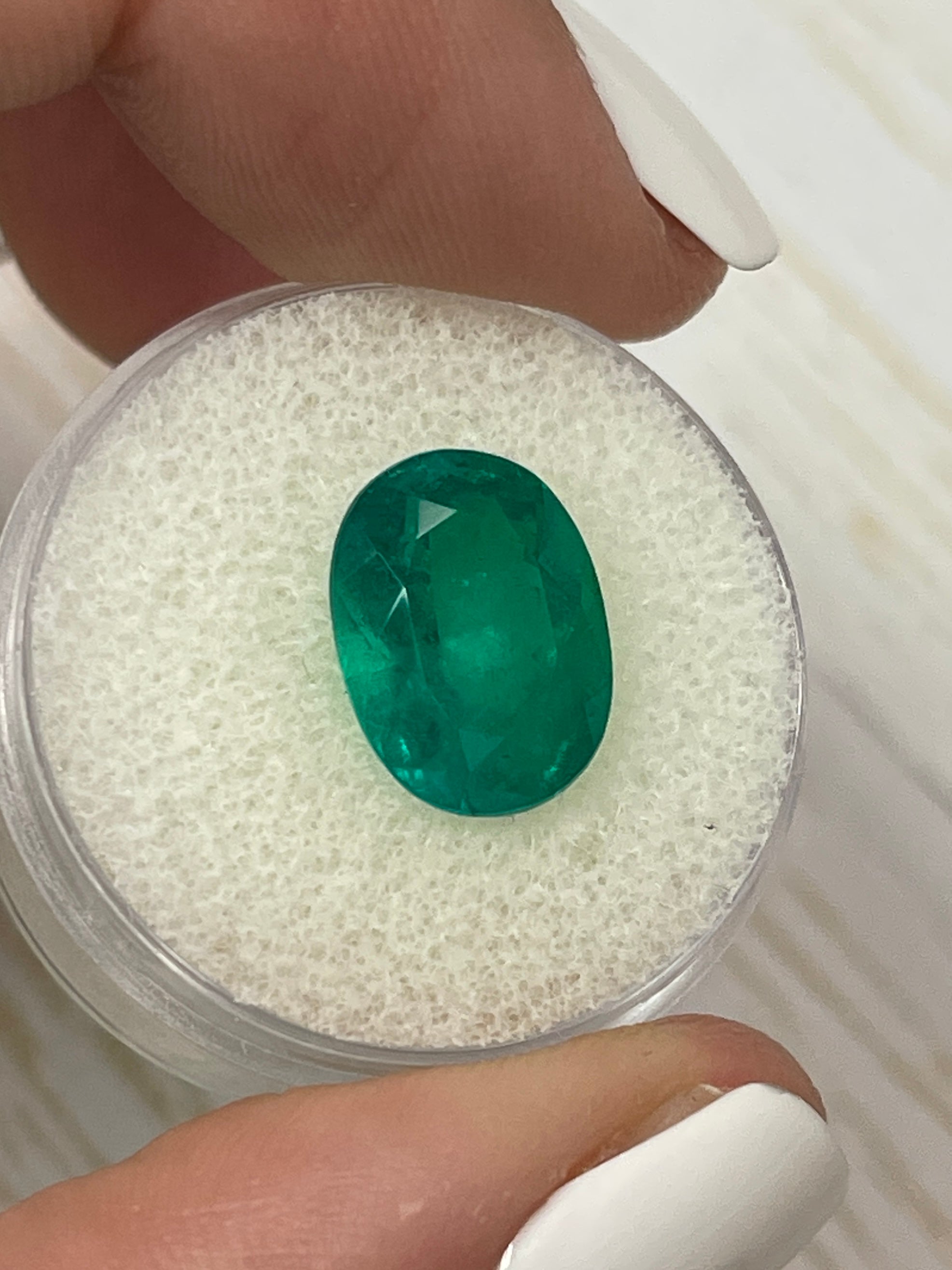 5.07 Carat Certified 13x10mm Vivid Muzo Green Natural Loose Colombian Emerald Oval Cut Gemstone for Jewelry Making, Engagement Rings & Luxury Gifts