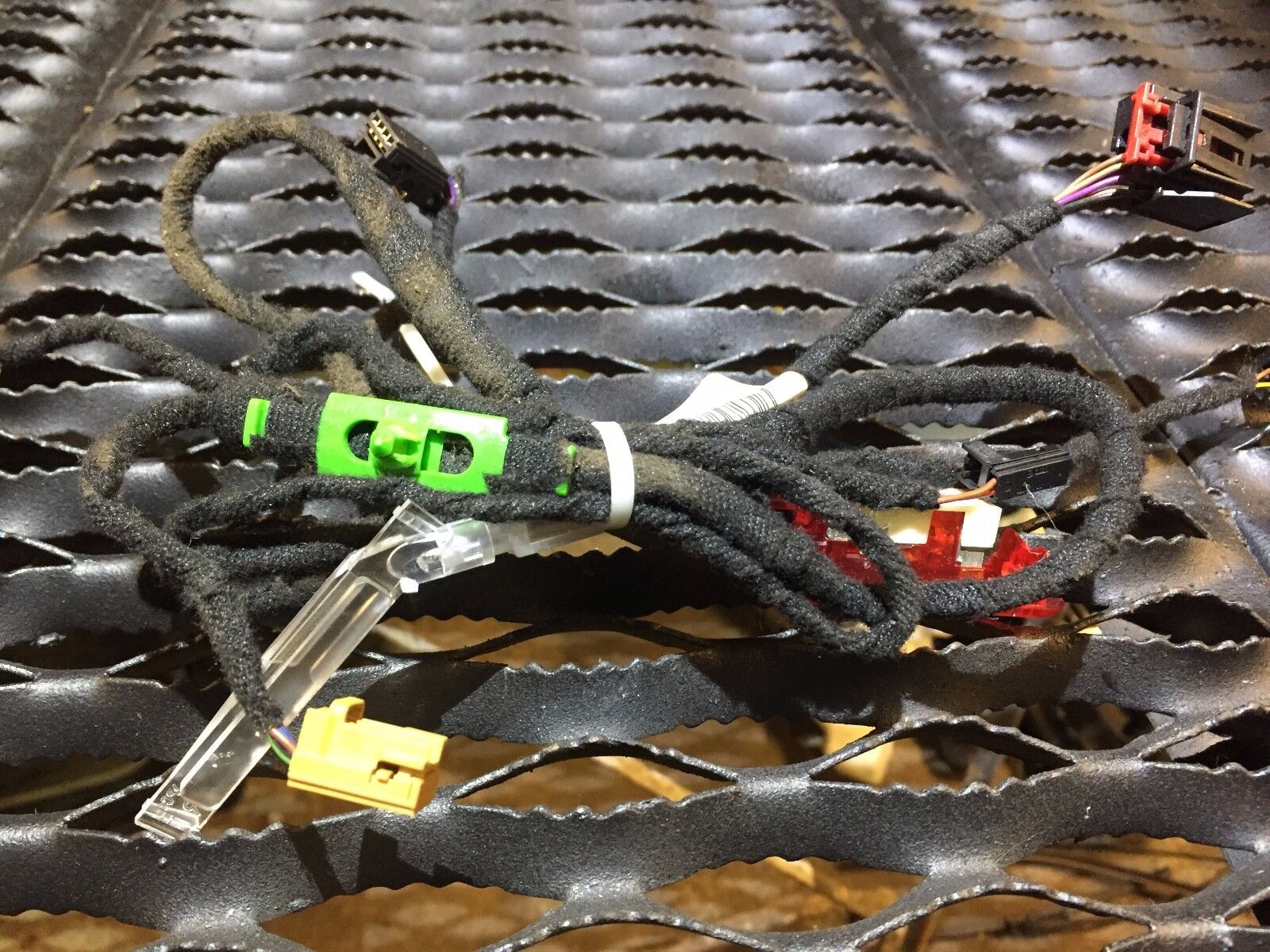 05-08 Audi A6 C6 Left Rear Driver Side Door Wiring Harness OEM Replacement - Perfect for Electrical Repairs & DIY Car Maintenance