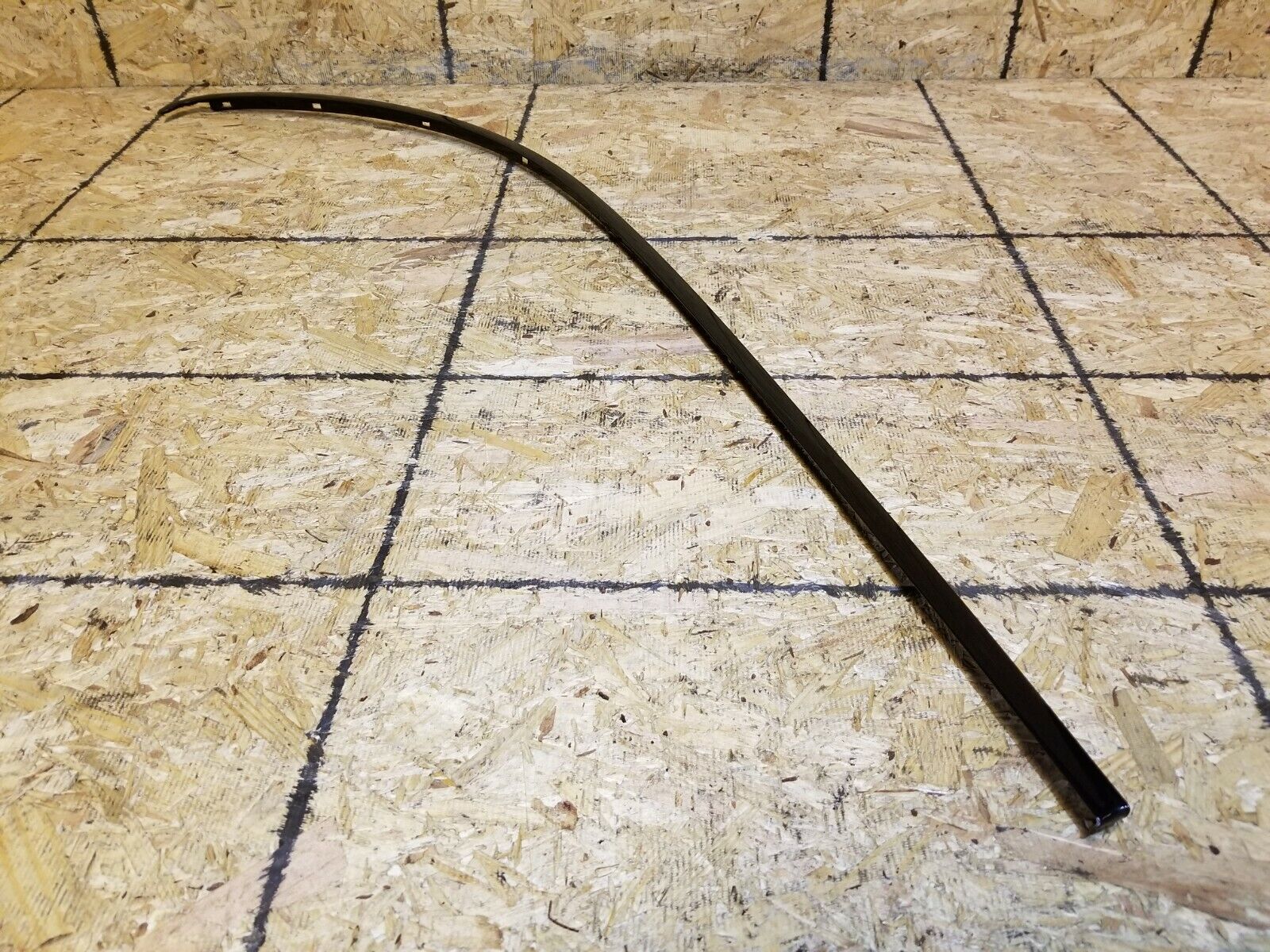 2004-2009 Jaguar XJ8 Rear Right Passenger Upper Door Window Trim Molding - OEM Replacement Part - Perfect for Window Seal Repair & Car Restoration Projects