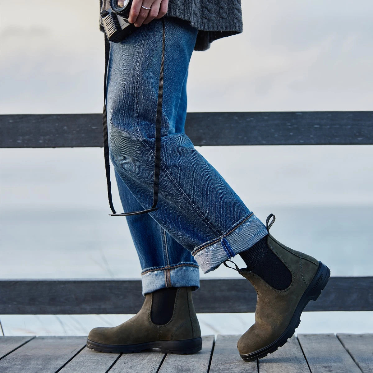 Blundstone Women's 2442 Classic Chelsea Boots - Waterproof Leather Ankle Boots for Women, Comfortable Slip-On Booties for Outdoor, Hiking & Casual Wear