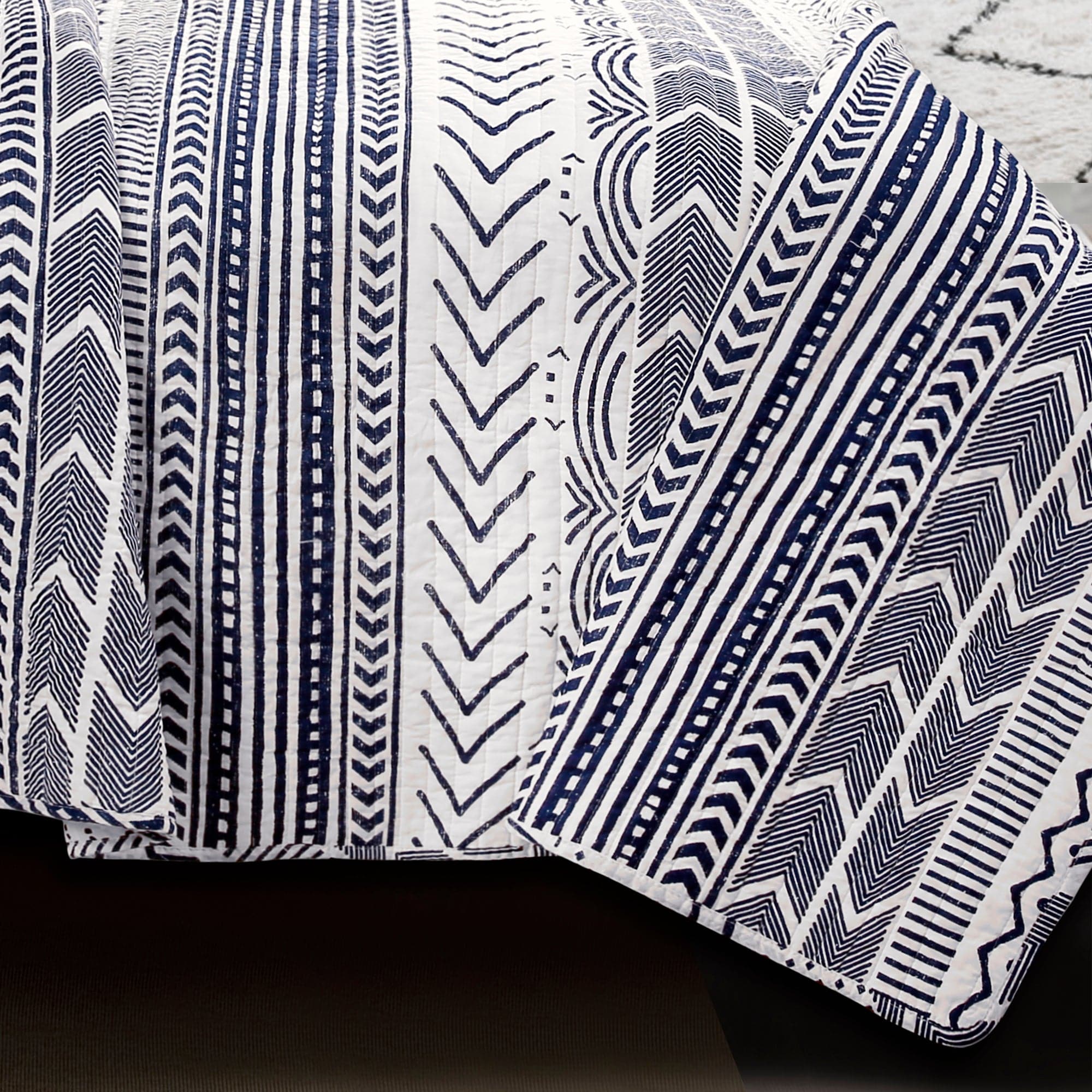 Hygge Geo Quilt 3 Piece Set - Soft Geometric Pattern Bedding for Cozy Bedroom Decor | Perfect for Master Bedroom, Guest Room & Dorm