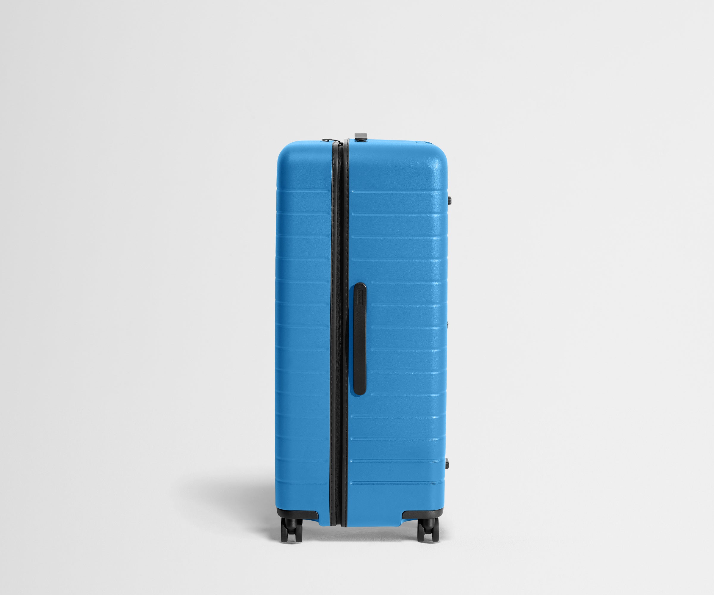 Splash Blue Waterproof Travel Trunk - Durable Luggage for Outdoor Adventures, Beach Trips & Camping Gear Storage