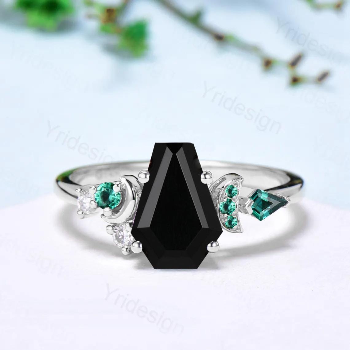 Black Onyx Coffin Cut Gothic Engagement Ring - Moon Design Cluster Emerald Wedding Band for Women - Vintage Style Anniversary Promise Ring - Perfect for Gothic Weddings, Dark Romance & Alternative Fashion
