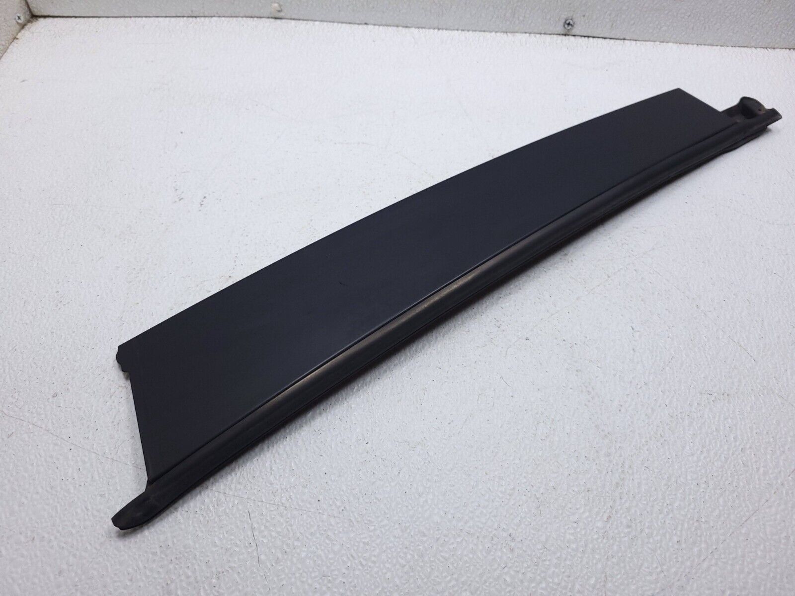 2006-2011 Mercedes ML500 Right Passenger Side Rear B Pillar Molding Trim - OEM Replacement Part for Interior Door Panel Repair | Perfect for Car Restoration & DIY Auto Maintenance