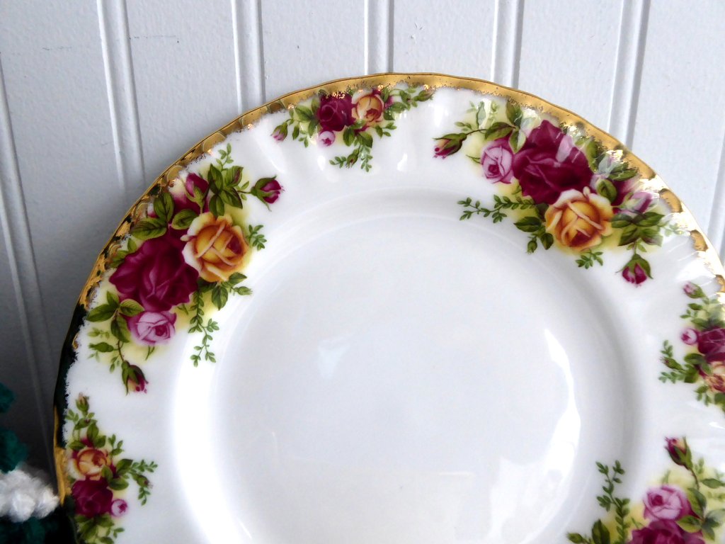 Royal Albert Old Country Roses Trio Tea Set - Vintage 1990s Gold Trim Teacup & 8 Inch Plate - Perfect for Afternoon Tea, Bridal Showers & Collectibles