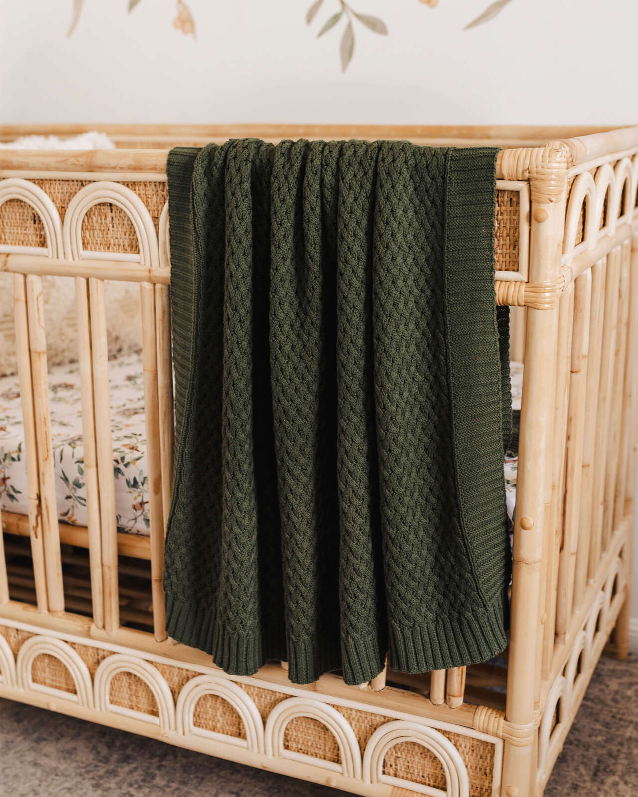 Snuggle Hunny Diamond Knit Baby Blanket - Soft Olive Green Swaddle Blanket for Newborns & Infants | Perfect for Nursery, Stroller & Photo Shoots
