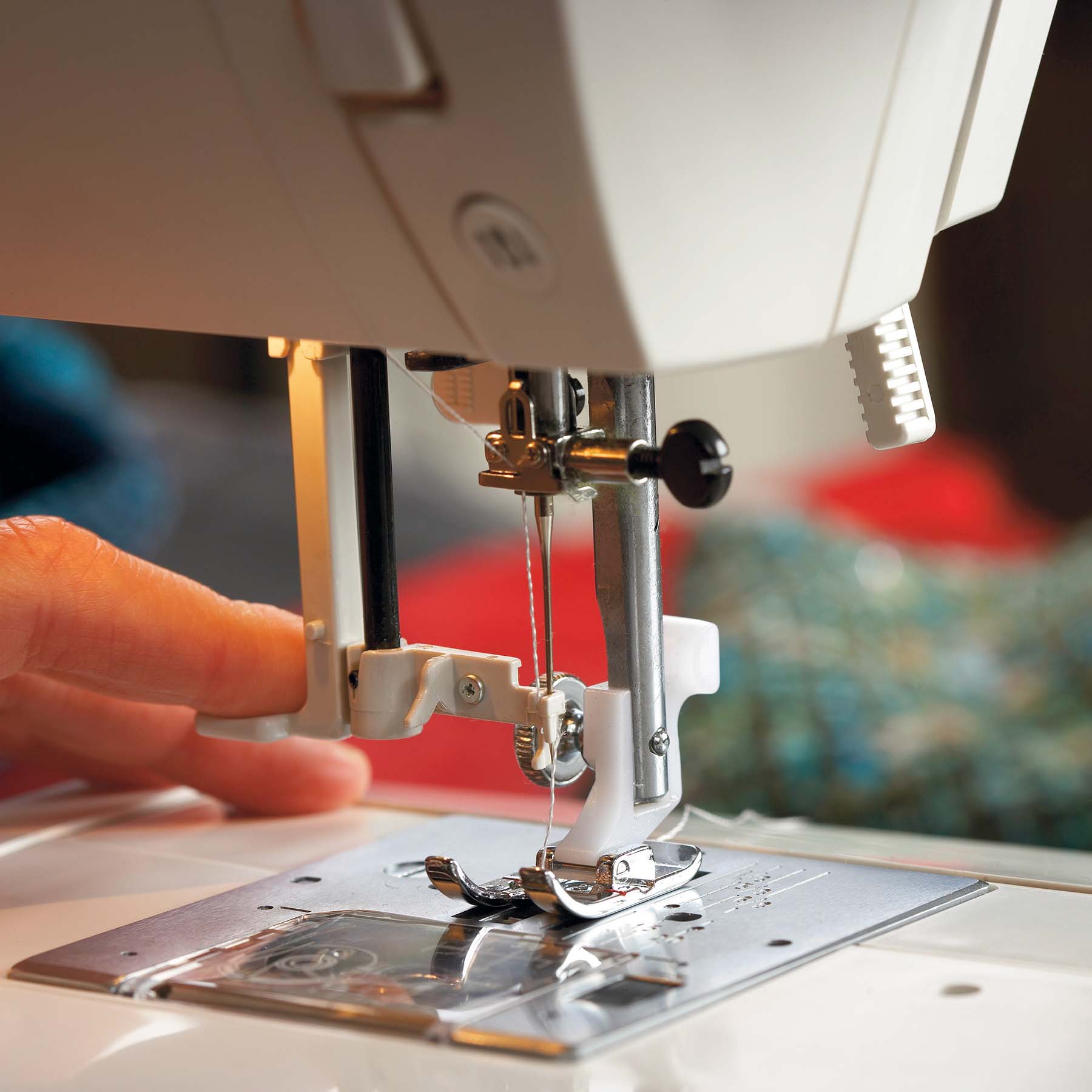 HUSQVARNA VIKING EMERALD 118 Sewing Machine - Computerized Home & Quilting Machine with 18 Built-in Stitches - Perfect for Dressmaking, Crafting & DIY Projects