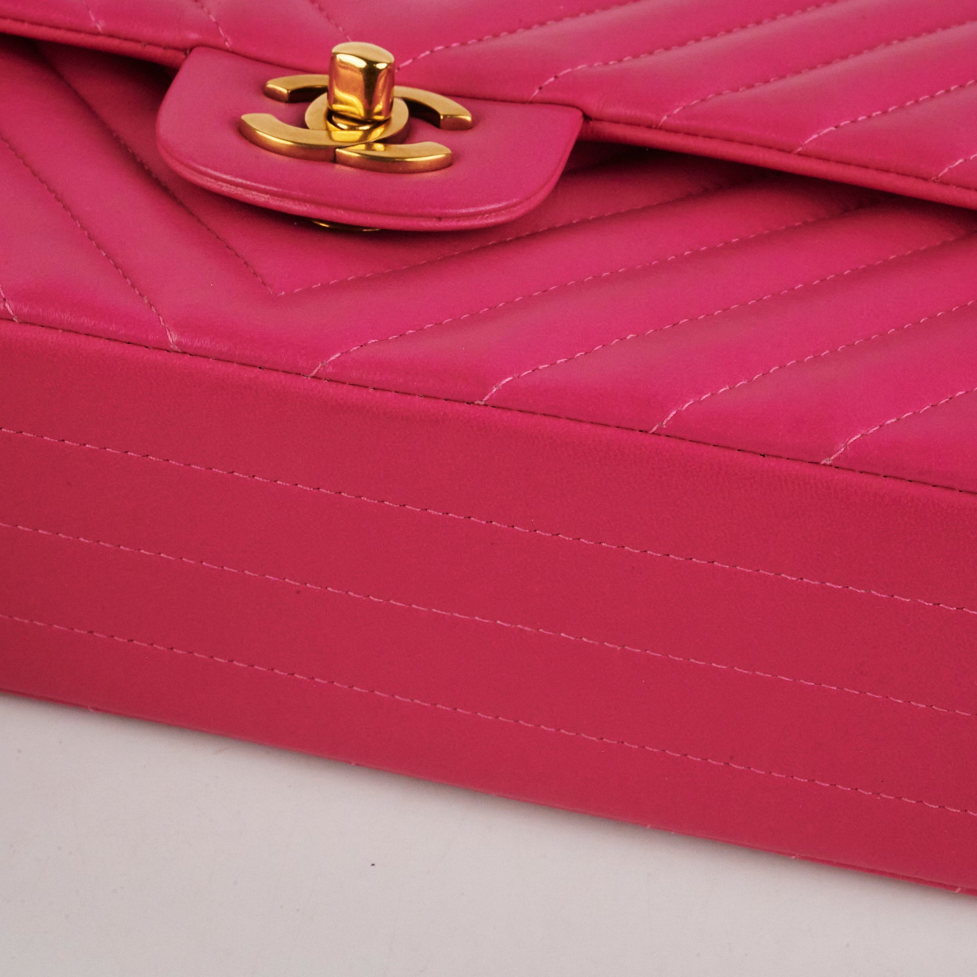 Chanel Medium Classic Flap Bag Chevron Lambskin Leather in Pink | Luxury Designer Handbag for Women | Perfect for Date Night, Parties & Special Occasions