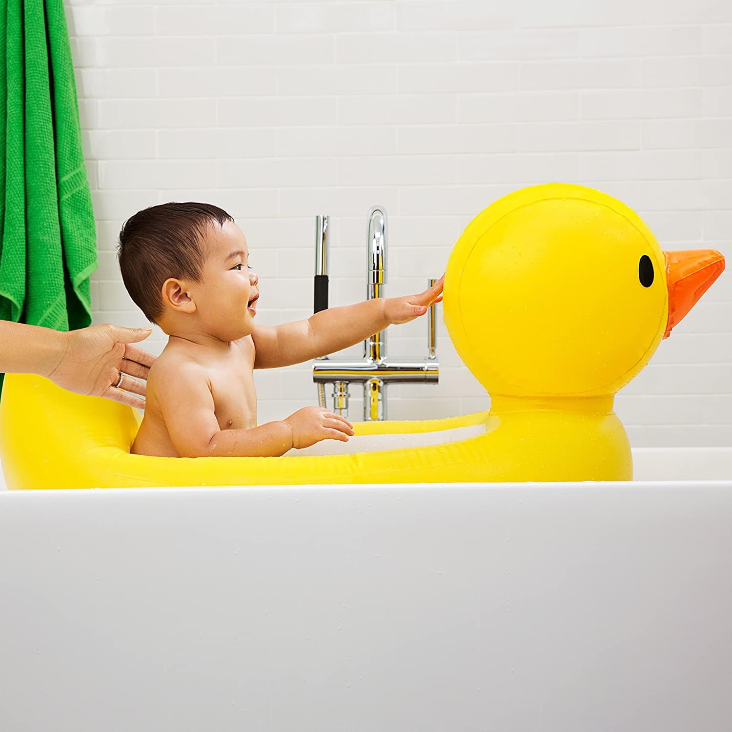 Munchkin Inflatable Duck Bathtub for Babies with Heat Alert - Safe & Fun Bath Time for Toddlers, Kids Bath Tub with Temperature Indicator for Home & Travel Use