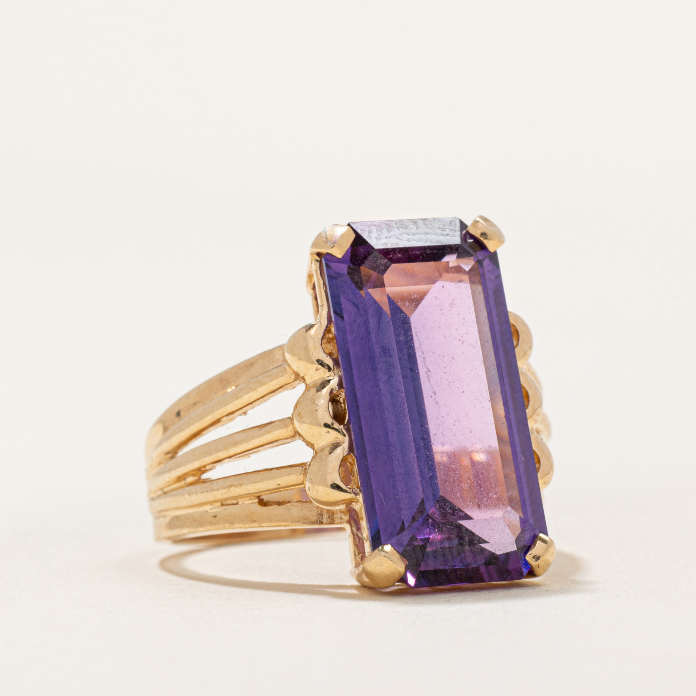 8.50ct Synthetic Color Changing Sapphire Cocktail Ring - Size 6.75 | Elegant Statement Jewelry for Evening Parties & Special Occasions