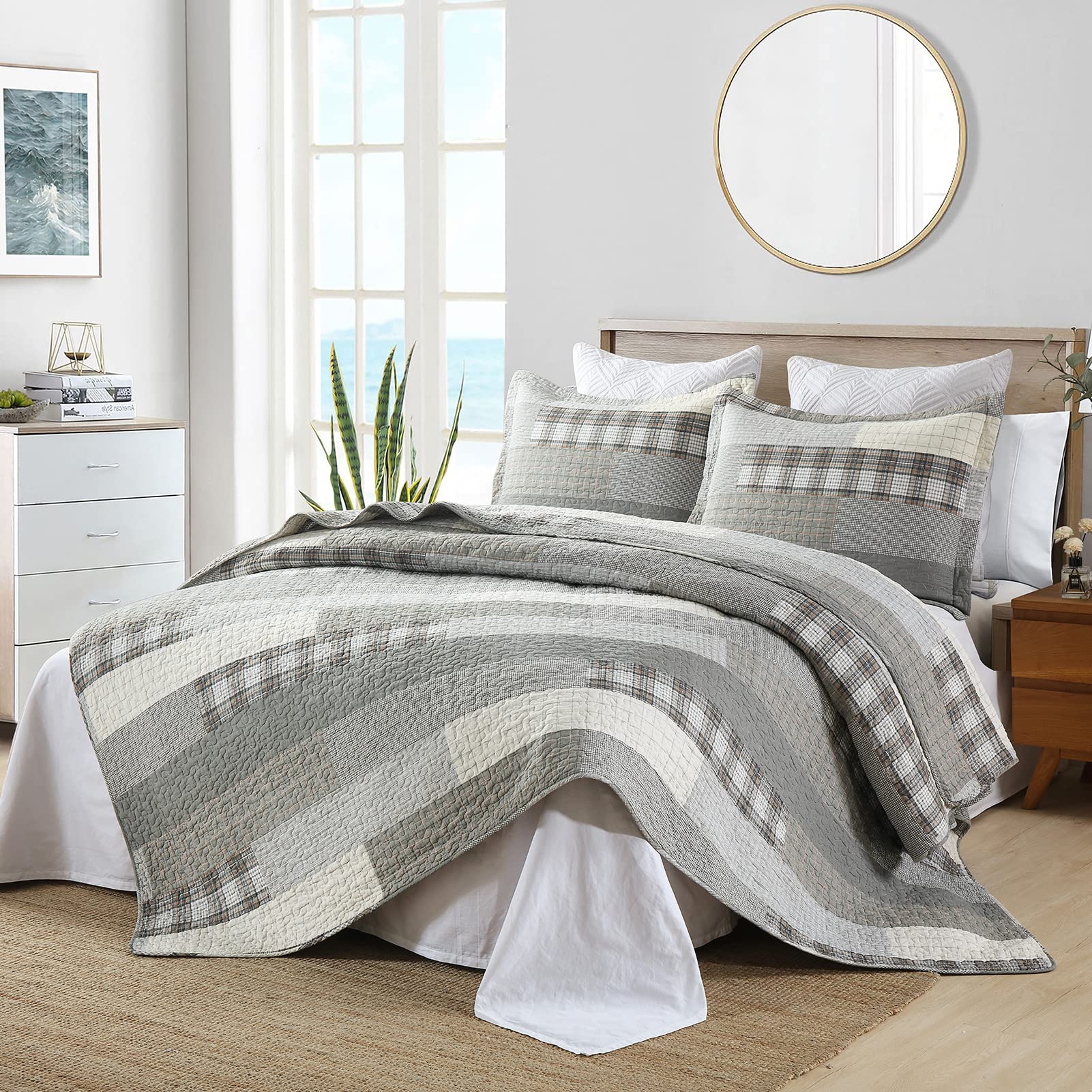 **Finlonte King Size Quilt Set - 3-Piece Lightweight Reversible Cotton Bedspread, Grey Patchwork Plaid Design for All Seasons | Perfect for Master Bedroom, Guest Room & Cozy Home Decor**