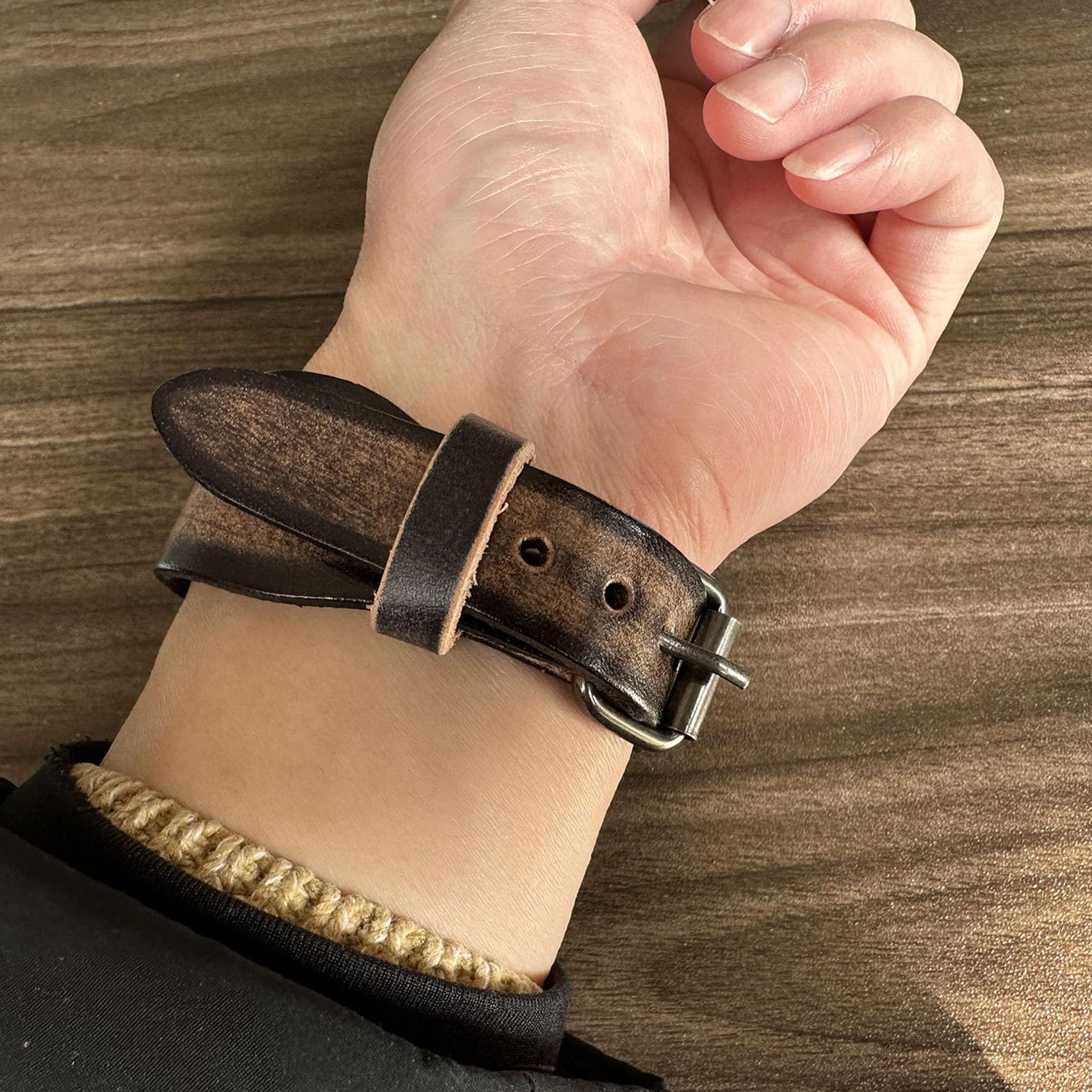Punk Rock Faux Leather Wristband - Adjustable Buckle Bracelet for Men & Women - Retro Arm Cuff for Concerts, Festivals & Gothic Fashion