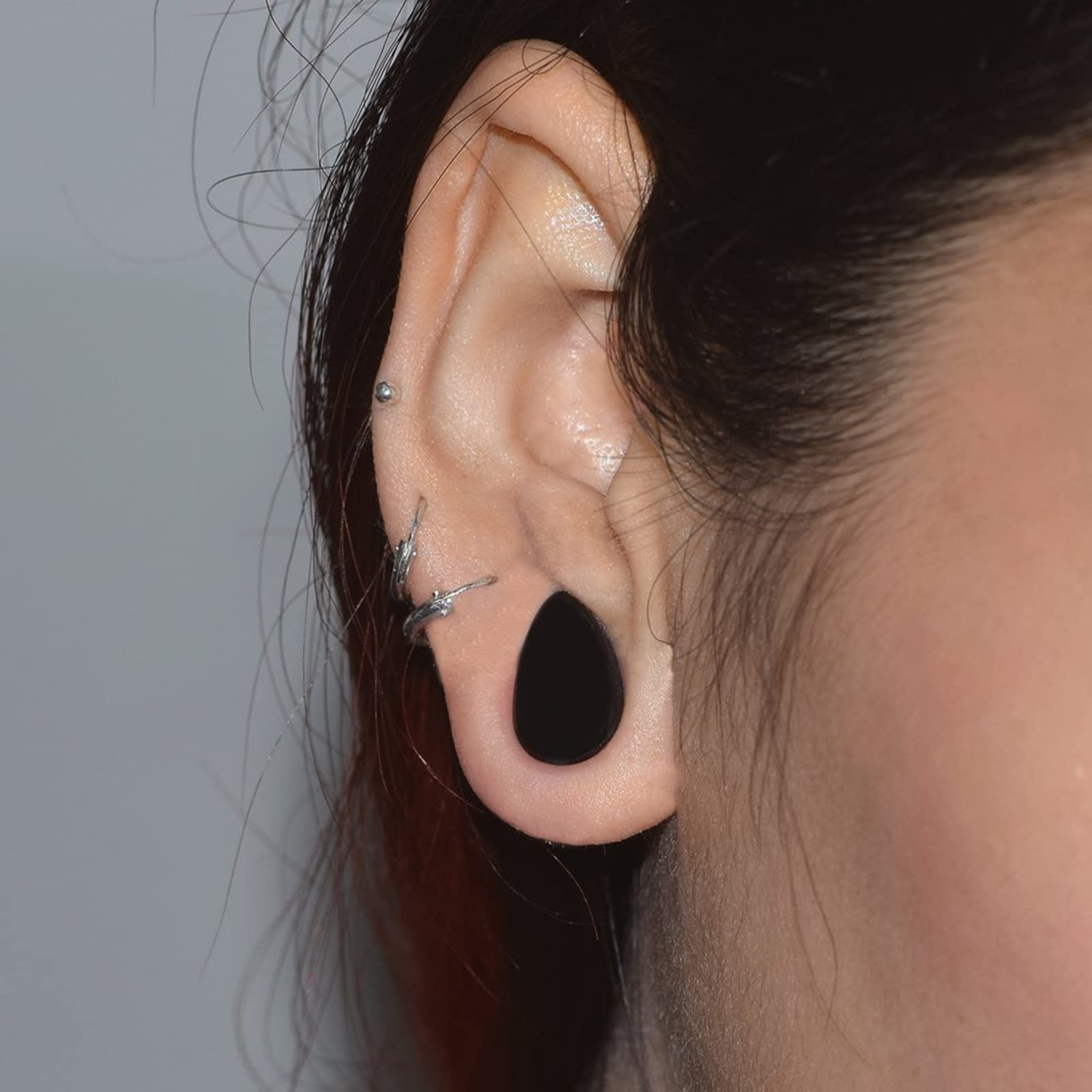 Gualiy 2PCS Black Stone Ear Gauges Plugs - Teardrop Shape Tunnel Plugs for Stretching (Multiple Sizes) | Perfect for Body Jewelry, Piercing Stretching & Alternative Fashion