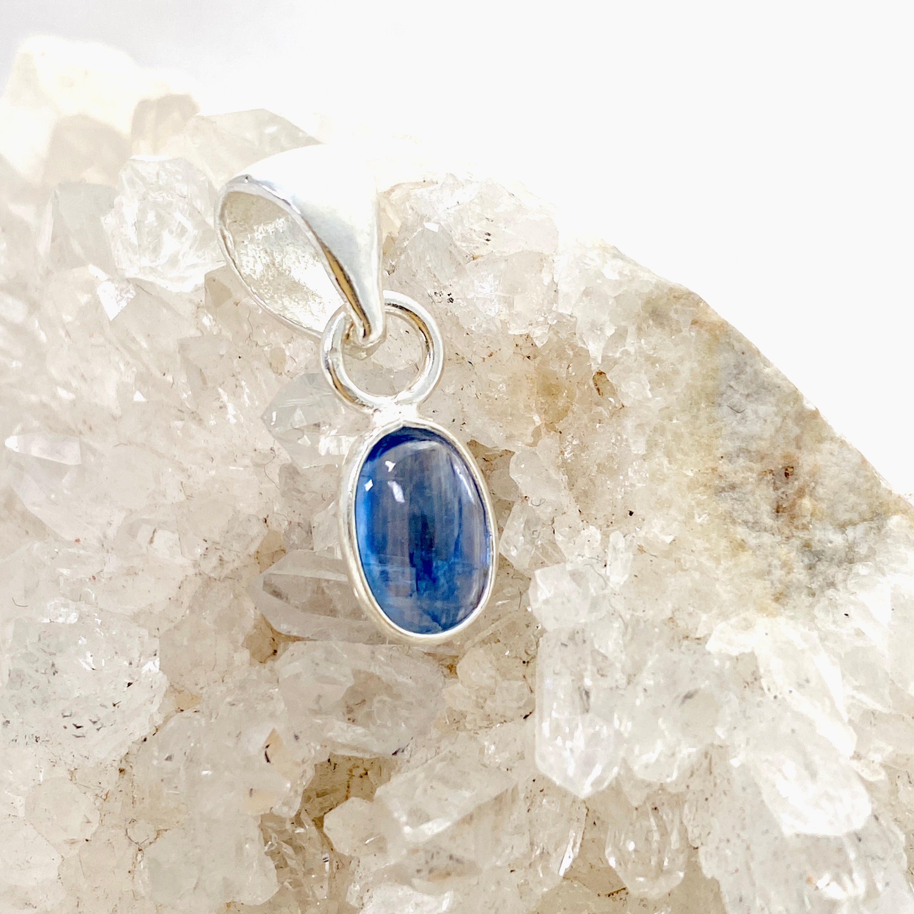 Natural Blue Kyanite Oval Cabochon Pendant Necklace KPGJ4615 - Perfect for Meditation, Energy Healing & Spiritual Jewelry Gifts