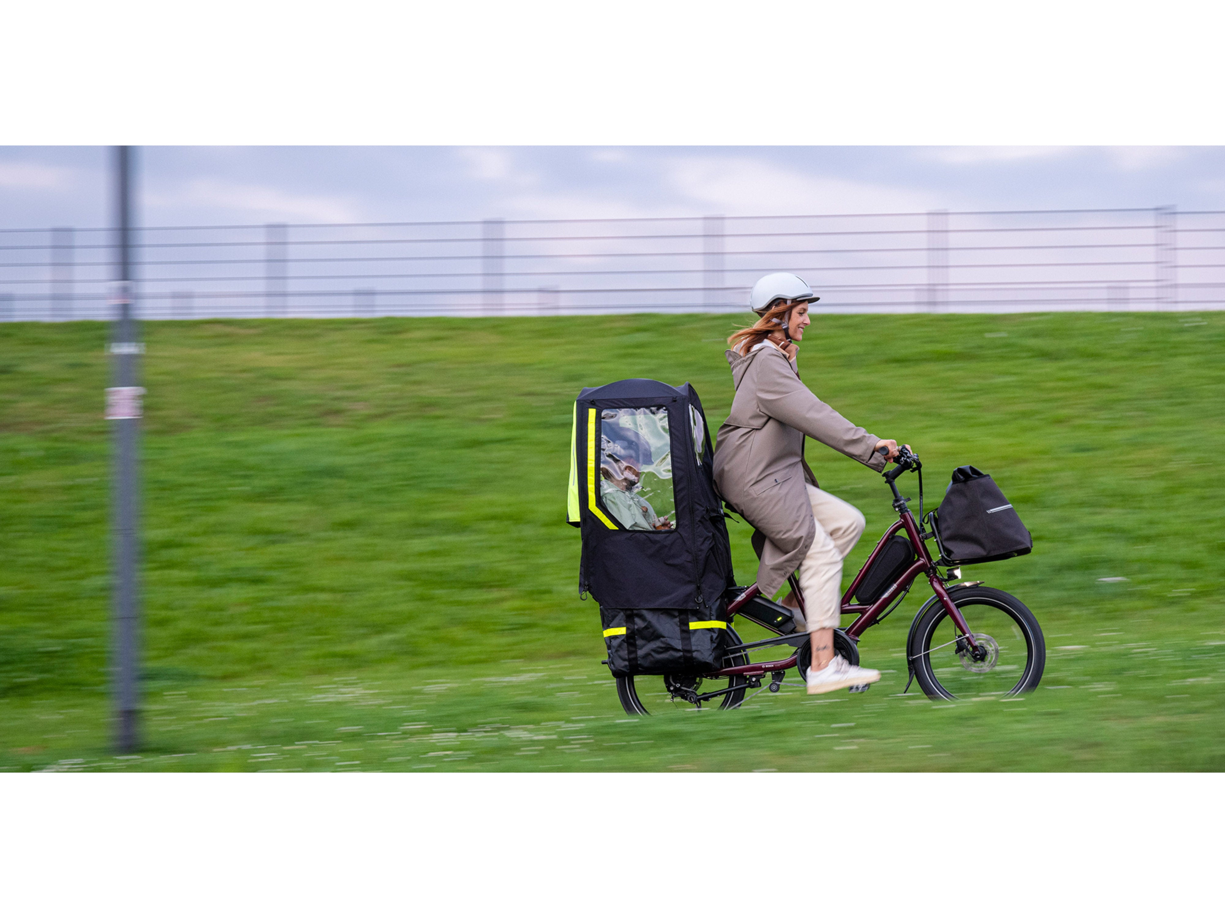 Tern Quick Haul D8 Folding Electric Bike - Compact & Powerful Commuter E-Bike for Urban Riders | Perfect for City Commuting, Campus Travel & Last-Mile Transportation