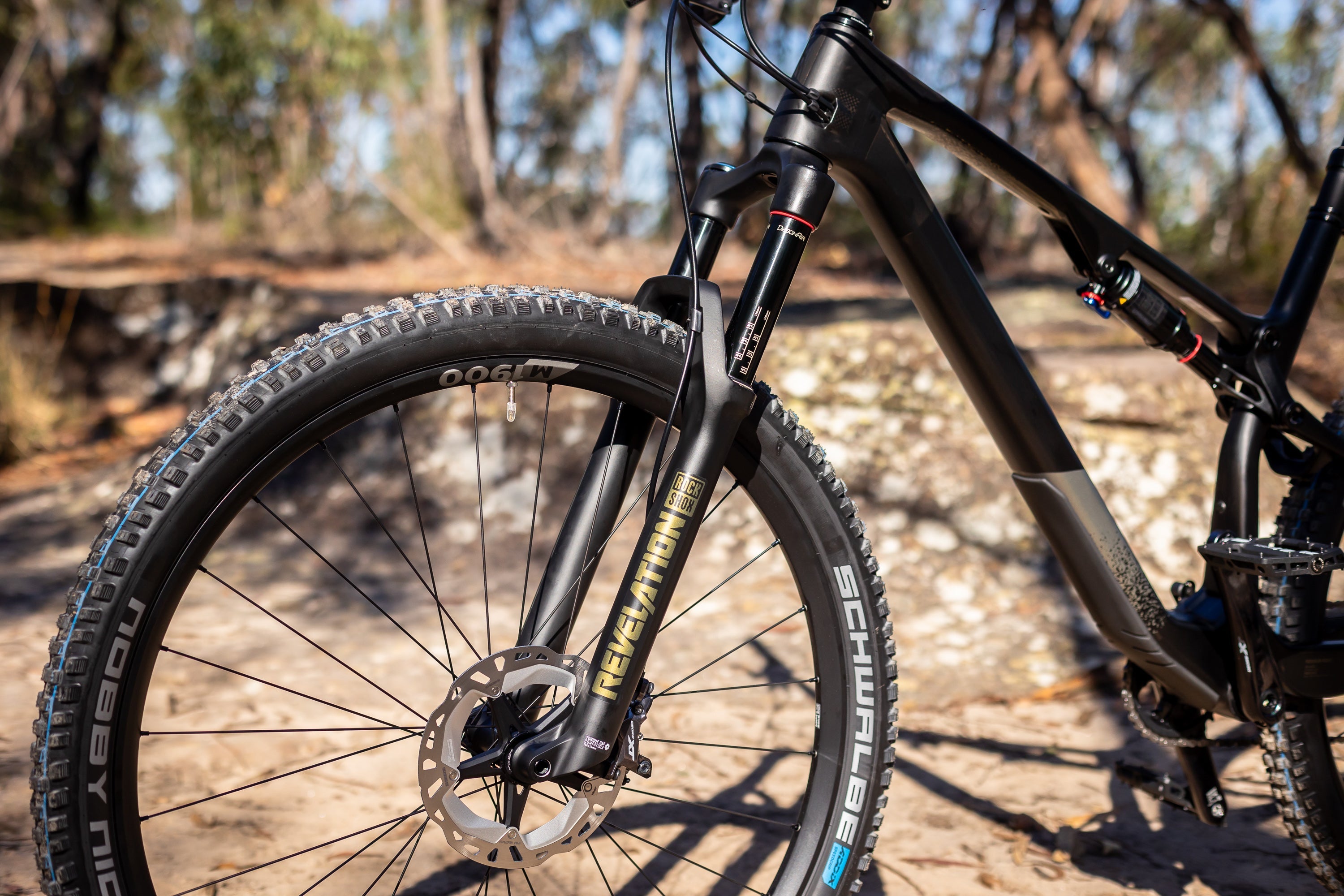 Premium XF 999 TR Carbon Fiber Mountain Bike - Lightweight & Durable for Trail Riding & Off-Road Adventures