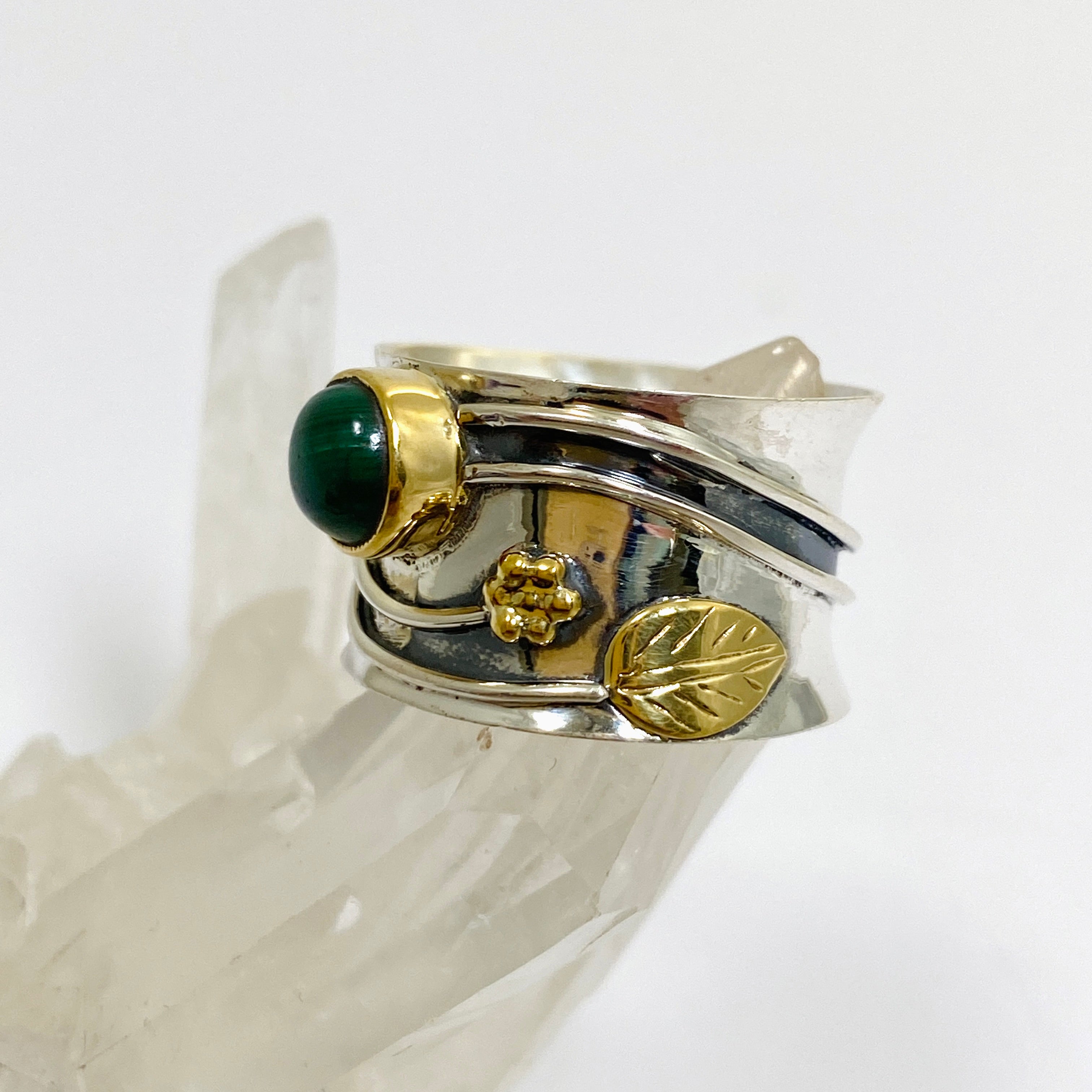 Malachite Round Cabochon Ring - Sterling Silver Decorative Setting R4198 | Elegant Green Gemstone Jewelry for Women, Perfect for Parties & Special Occasions