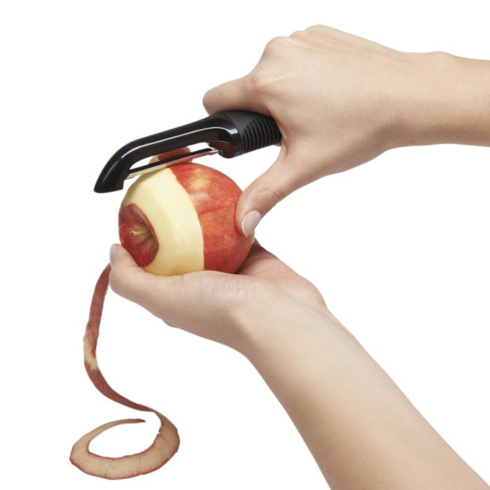 OXO Swivel Peeler - Ergonomic Vegetable & Fruit Peeler with Comfortable Non-Slip Grip - Perfect for Peeling Potatoes, Carrots, Apples & More in the Kitchen