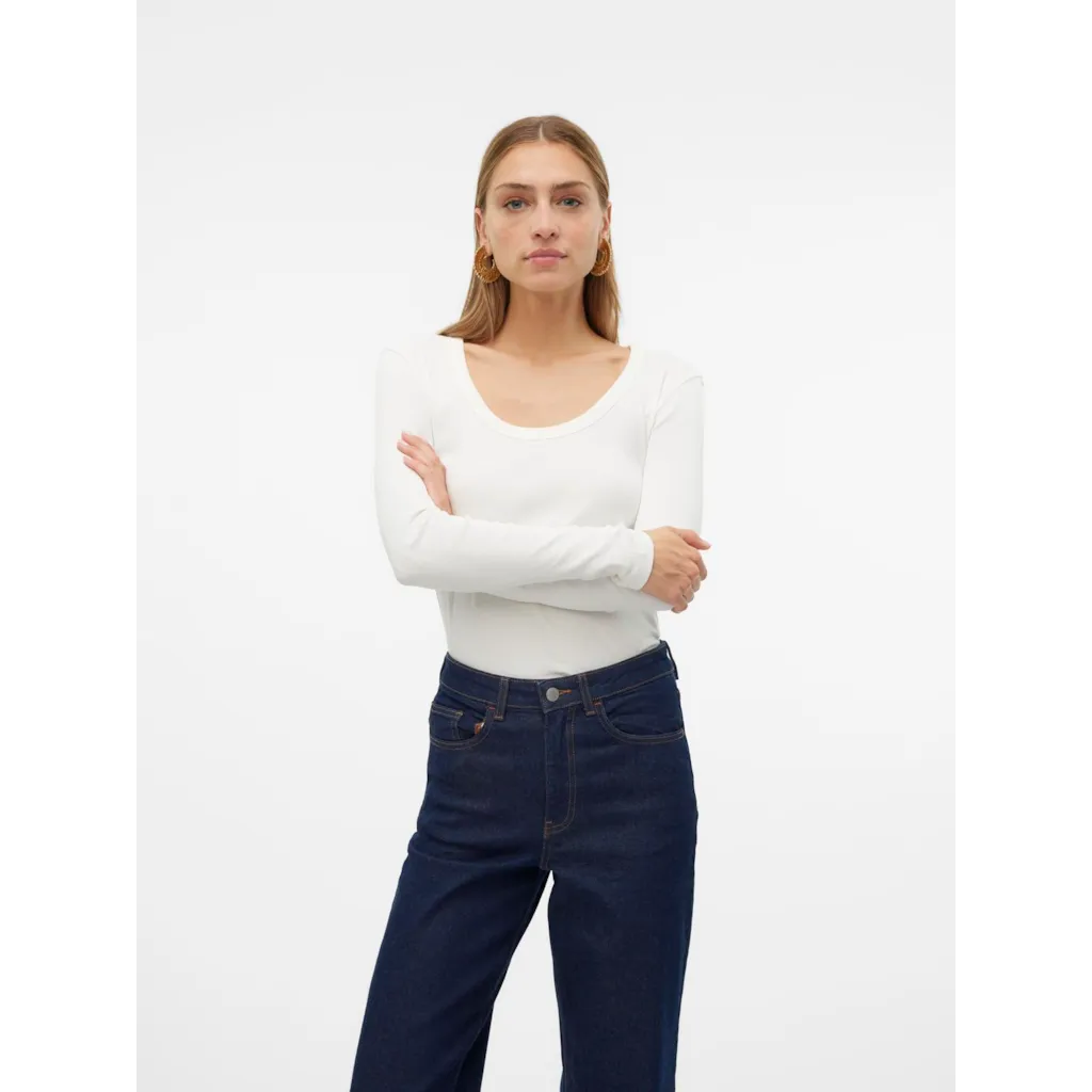 Vero Moda Women's Cotton Scoop Neck Basic T-Shirt - Soft Casual Tee for Everyday Wear, Layering & Outfit Styling