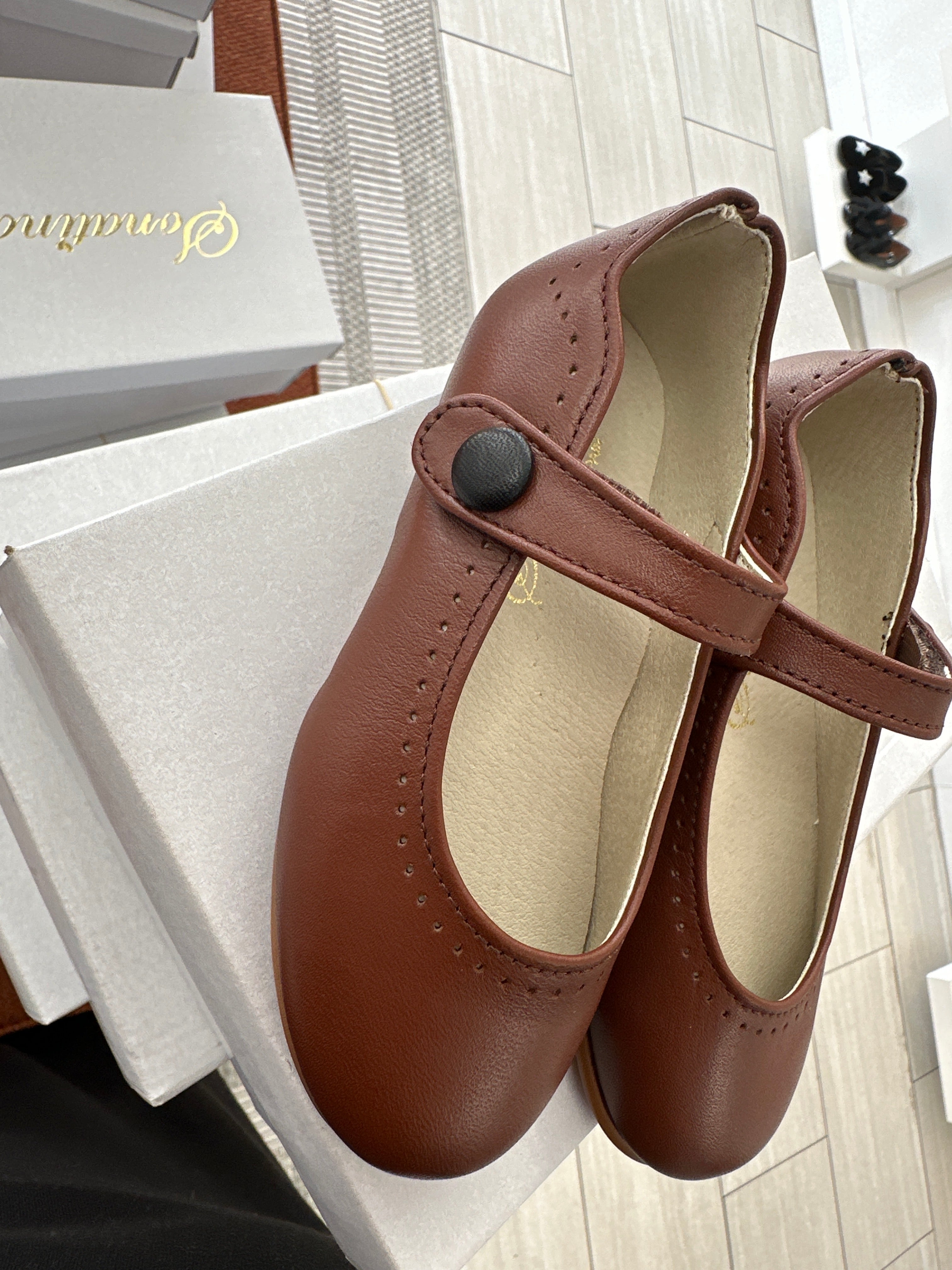 Sonatina Luggage Scalloped Velcro Mary Jane Shoes for Women - Comfortable & Stylish Flats for Travel, Work & Everyday Wear