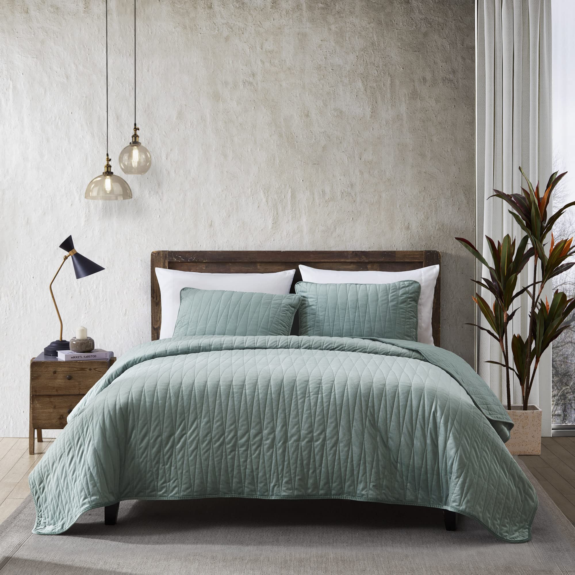 Brielle Home Premium Heavy Velvet Quilt Set with Cotton Backing - Full/Queen Size Seafoam Green - Luxurious Bedding for Master Bedroom, Guest Room & Cozy Winter Nights