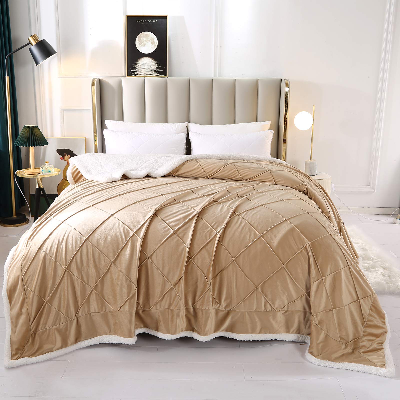Smile Bee Super Soft Sherpa Fleece Blanket - Reversible Microfiber Plush Throw for Bed, Couch & Sofa - Queen Size 90x90 Inches Beige - Cozy Home Decor for Winter Nights & Movie Time