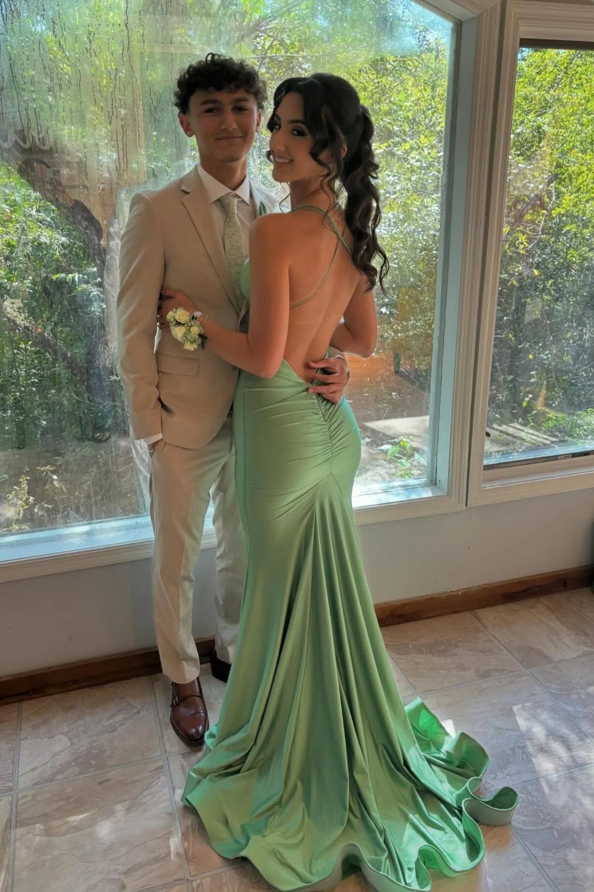 Elegant Mermaid Long Green Evening Dress with Straps - Satin Prom Gown for Women | Perfect for UK Formal Events, Dances & Special Occasions