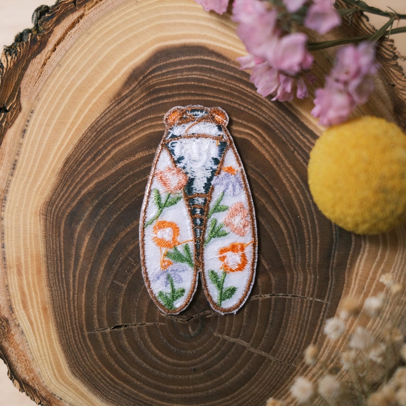 Cicada Small Iron On Patch - DIY Embroidered Insect Applique for Jackets, Hats, Bags - Perfect for Crafting, Fashion & Customization