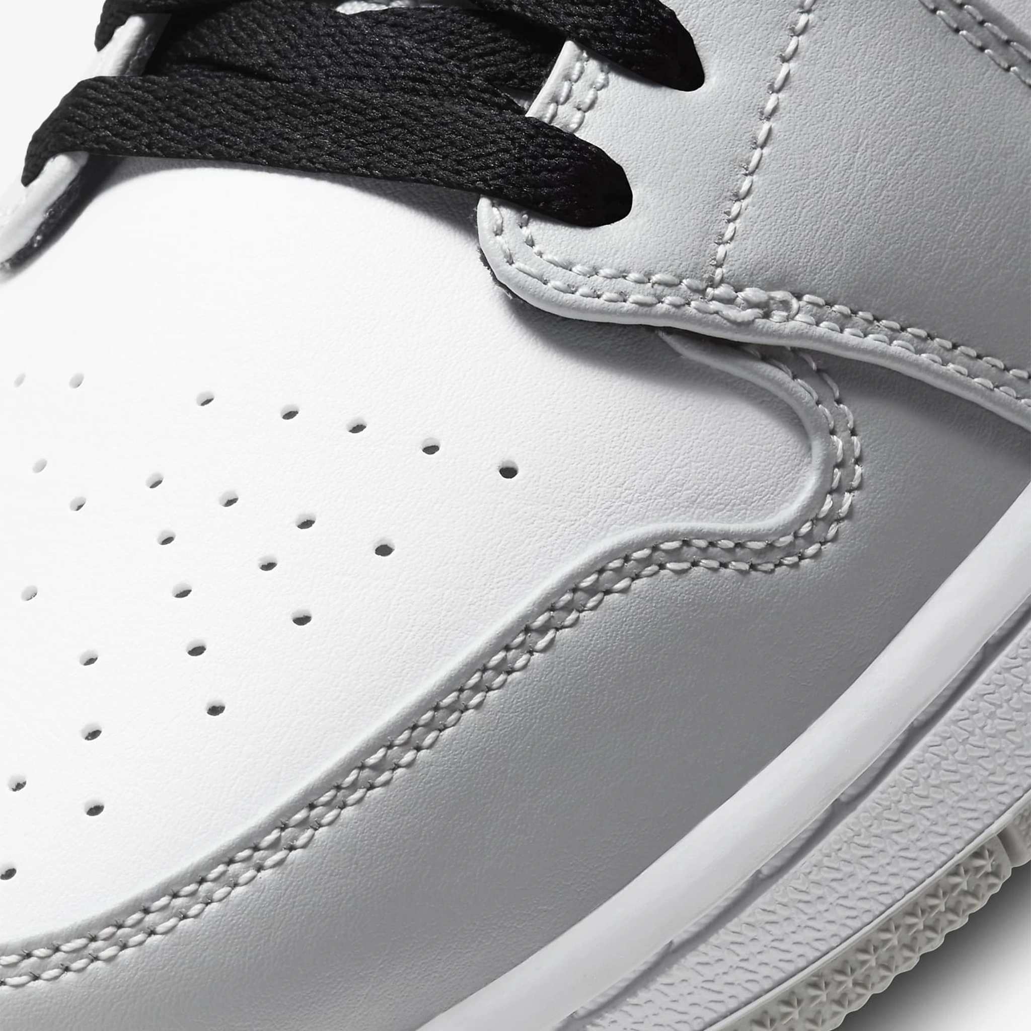 Air Jordan 1 Mid Light Smoke Grey - Men's Basketball Shoes for Casual Wear & Street Style | Perfect for Sneakerheads & Everyday Fashion