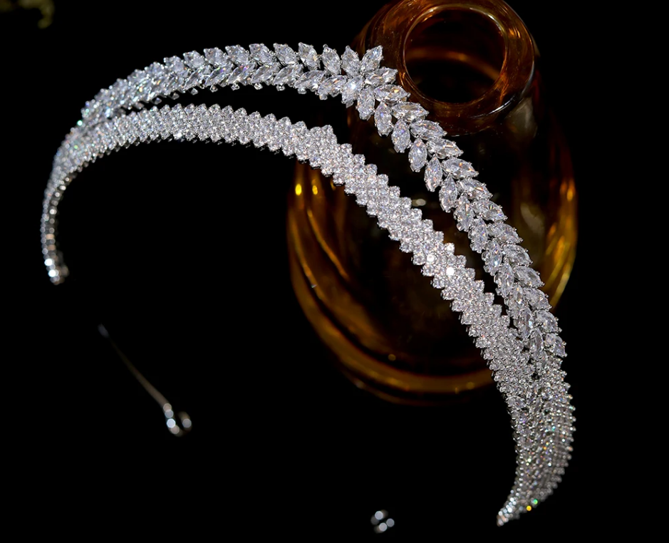 Luxury Cubic Zirconia Wedding Tiara - Princess Bridal Crown Hair Accessory for Bride | Perfect for Weddings, Prom, Pageants & Special Occasions