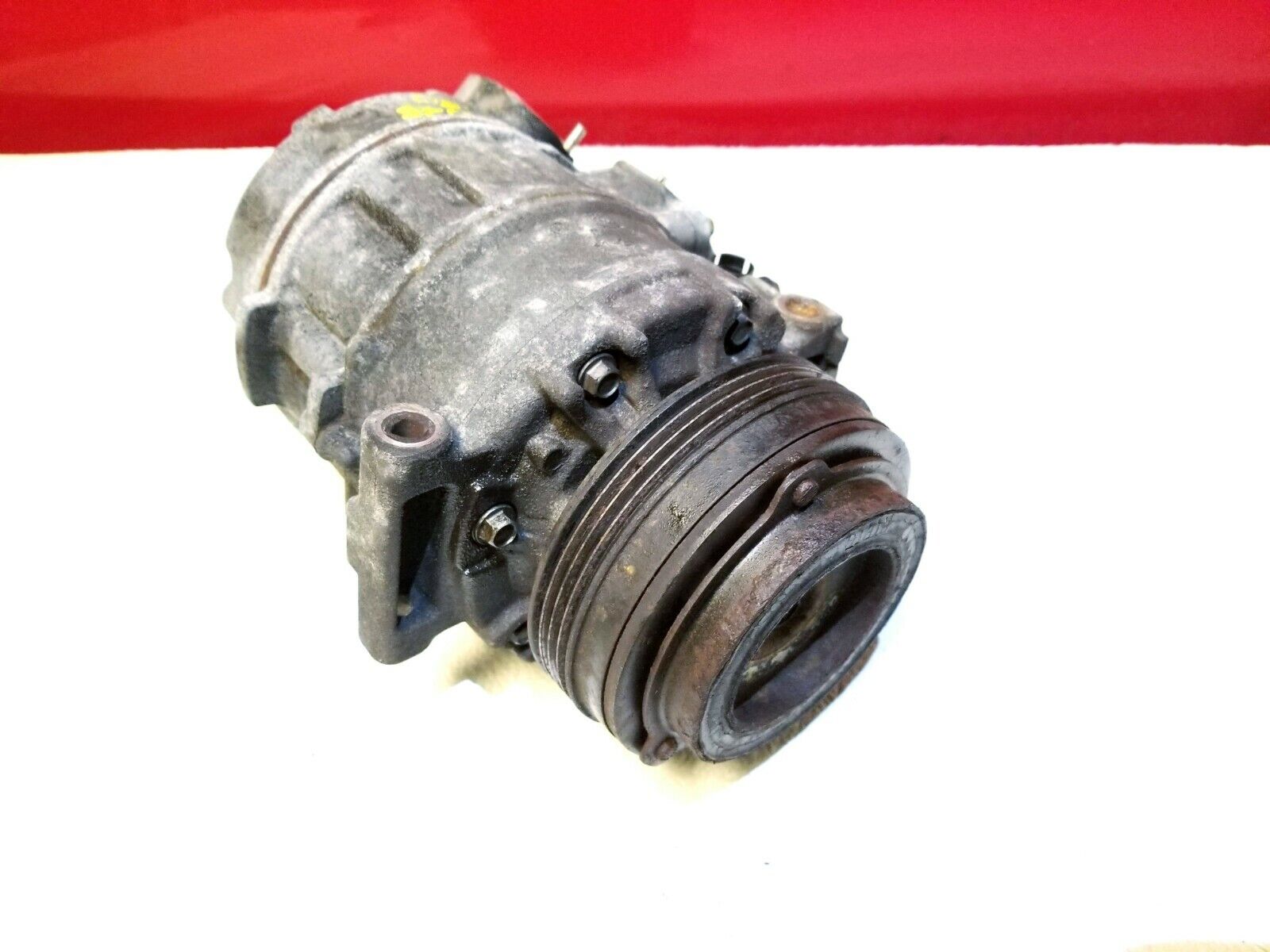 BMW E46 325xi AC Compressor Replacement - OEM Quality Auto Part for 2001-2005 Models - Perfect for Cooling System Repair & Maintenance