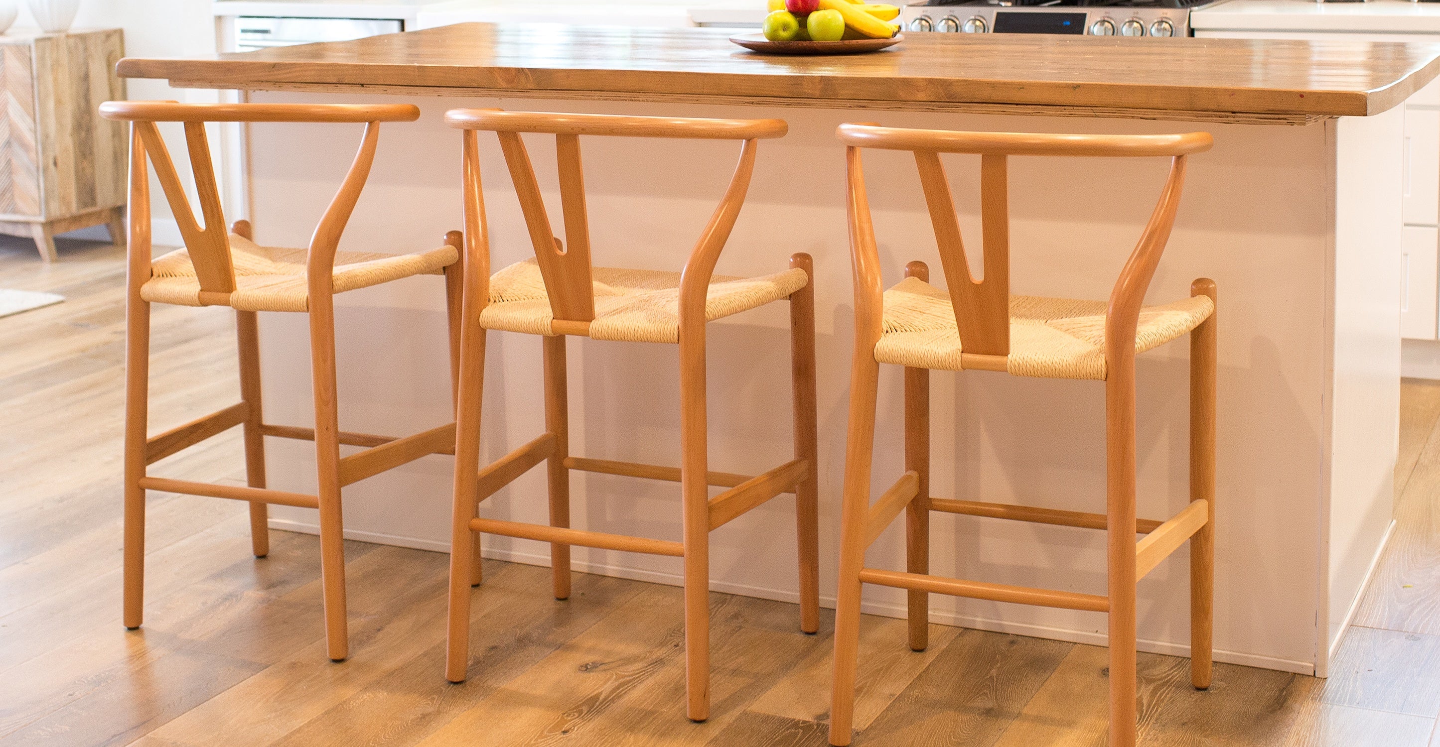 Modern Weave Counter Stool - Stylish Bar Stool for Kitchen Island, Breakfast Nook & Home Decor - Comfortable Rattan Seat with Sturdy Metal Frame - Perfect for Dining, Entertaining & Small Spaces