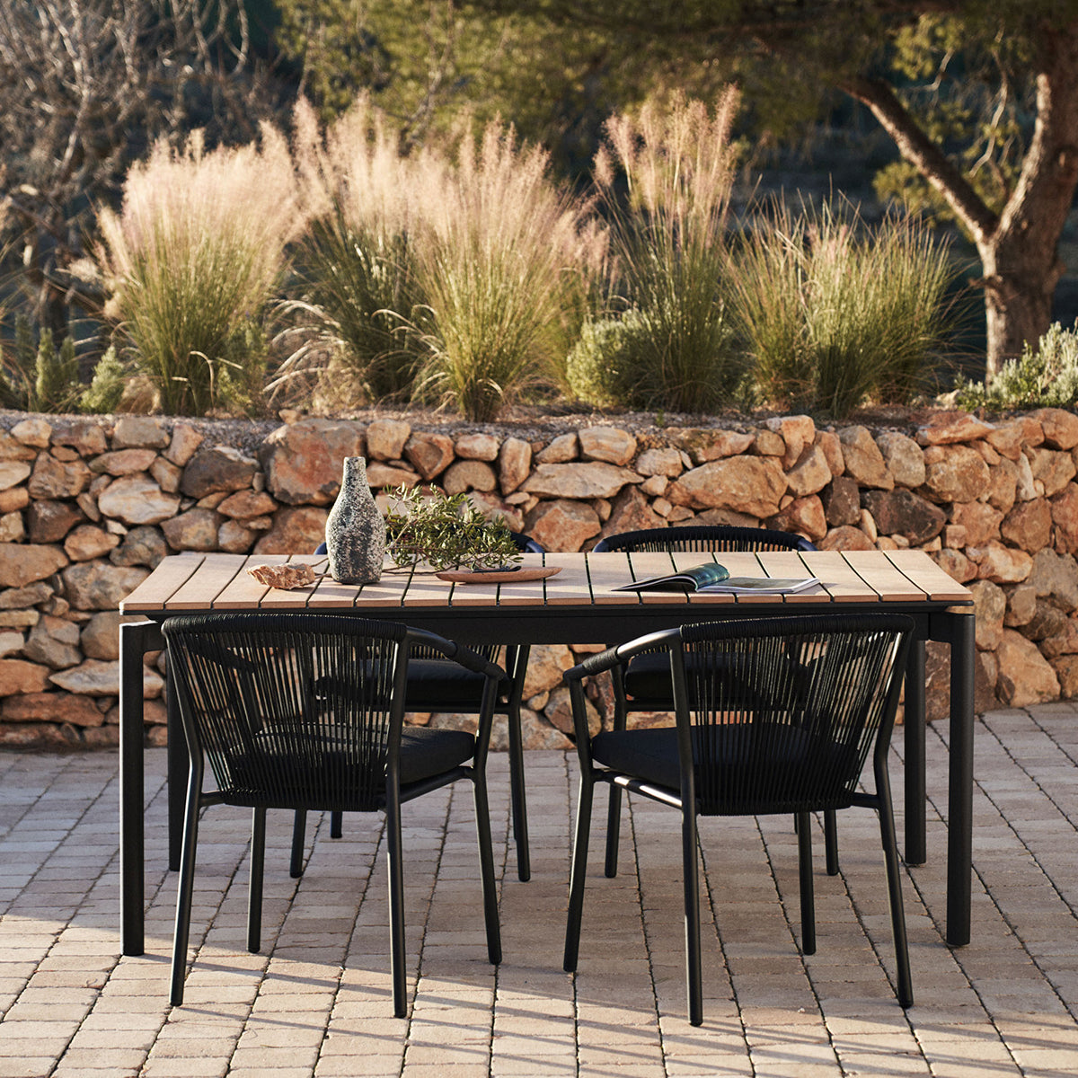 Canyelles Extendable Outdoor Dining Table - Weatherproof Patio Furniture for Garden, Backyard, and Poolside Entertaining