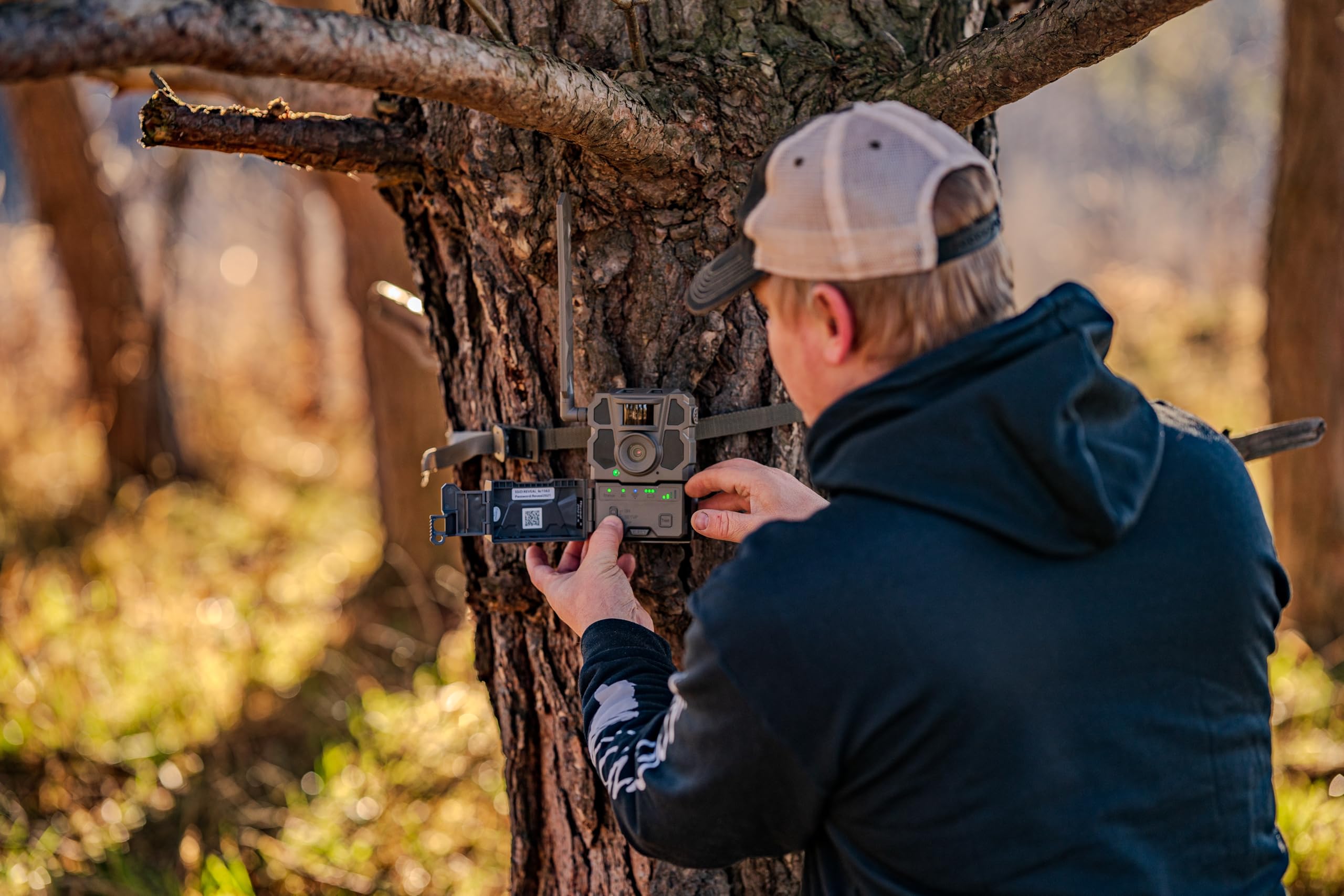 TACTACAM Reveal X Gen 3.0 Cellular Trail Camera - Multi Carrier, HD Photos & Videos, Built-in GPS, Long Battery Life, Fast Trigger Speed | Perfect for Wildlife Monitoring, Hunting, and Outdoor Security Surveillance