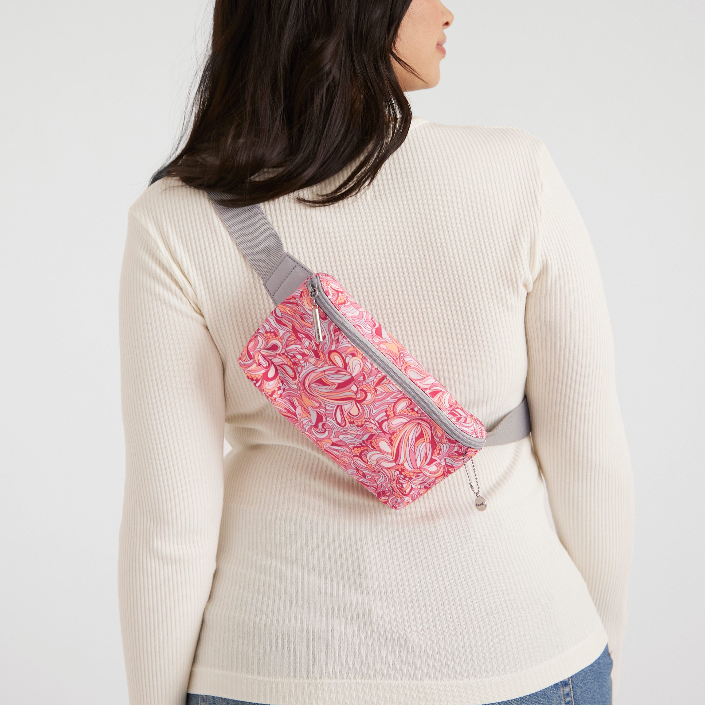 Caraway Small Belt Bag - Stylish Waist Pack for Running, Hiking & Travel - Hands-Free Fanny Pack for Women & Men - Perfect for Outdoor Adventures & Everyday Use