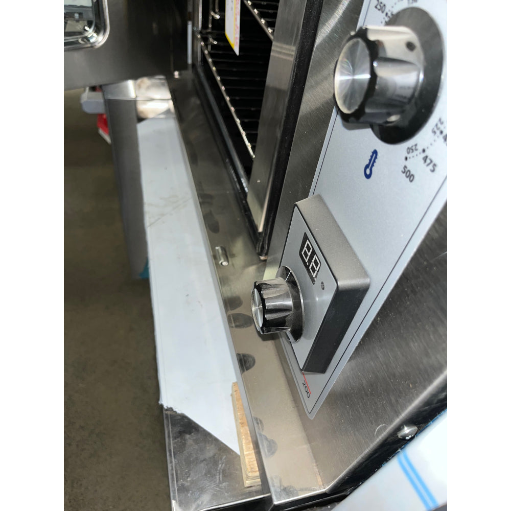 Garland MCO E 5 C 15.5 Half Size Electric Convection Oven - 208V/1PH with Analog Control - Perfect for Small Bakeries, Restaurants & Commercial Kitchens