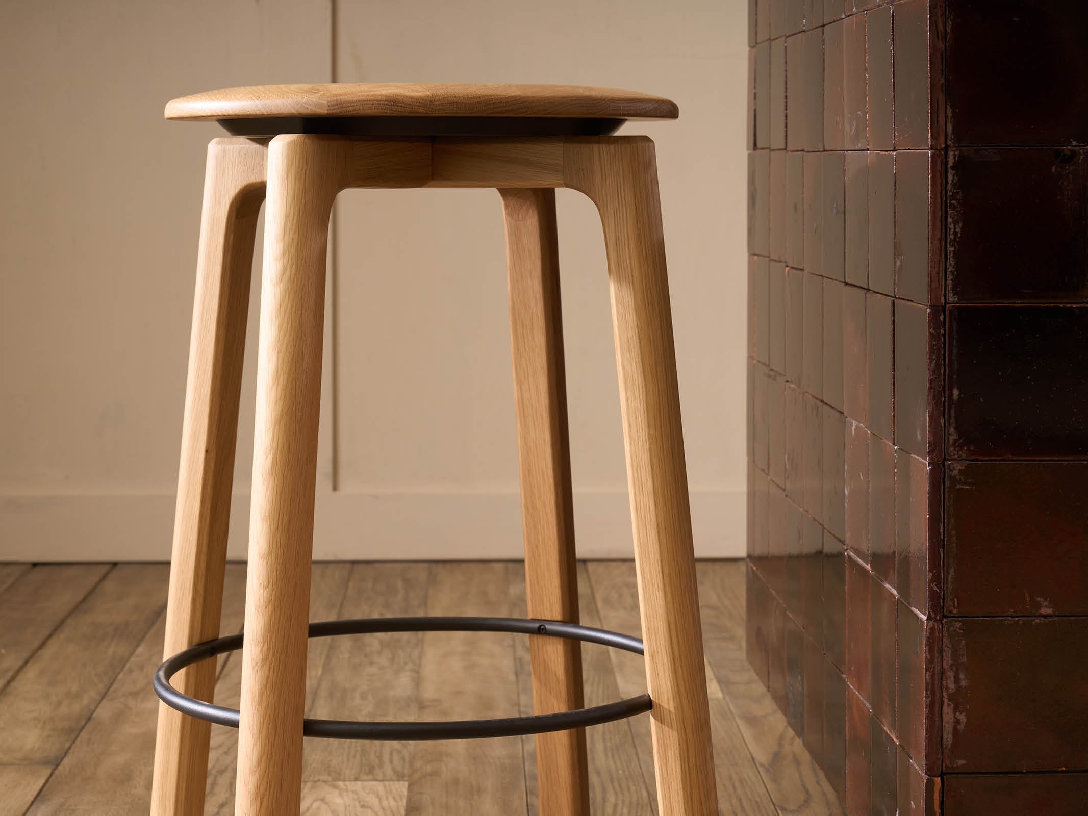 Glide Counter Stool Without Back - Modern Bar Stools for Kitchen Island, Breakfast Nook & Home Bar - Smooth Swivel & Adjustable Height