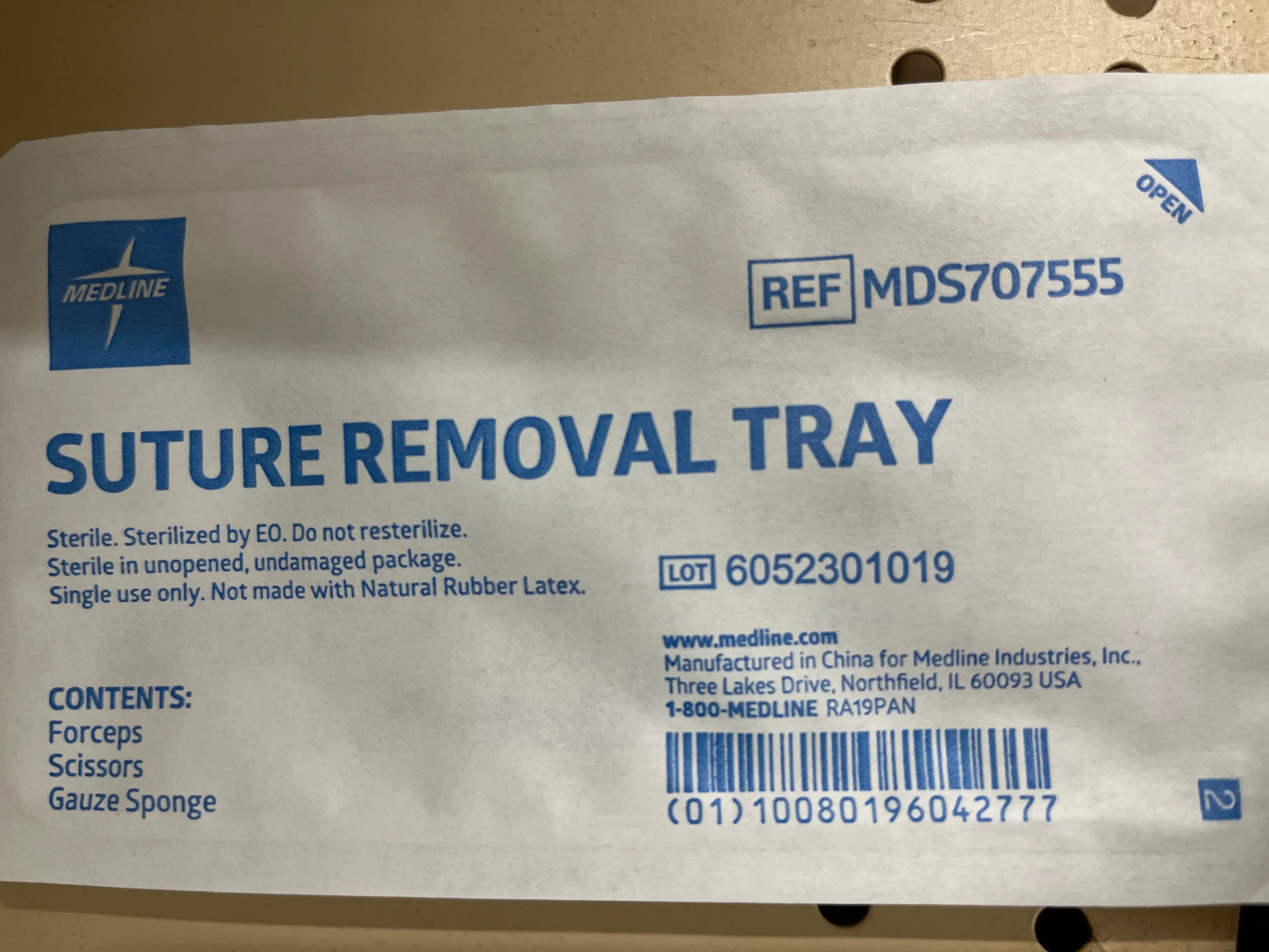 Medline Suture Removal Tray - MDS707555 - Sterile Medical Kit for Stitch Removal - Perfect for Clinics, Hospitals & Home Care Use
