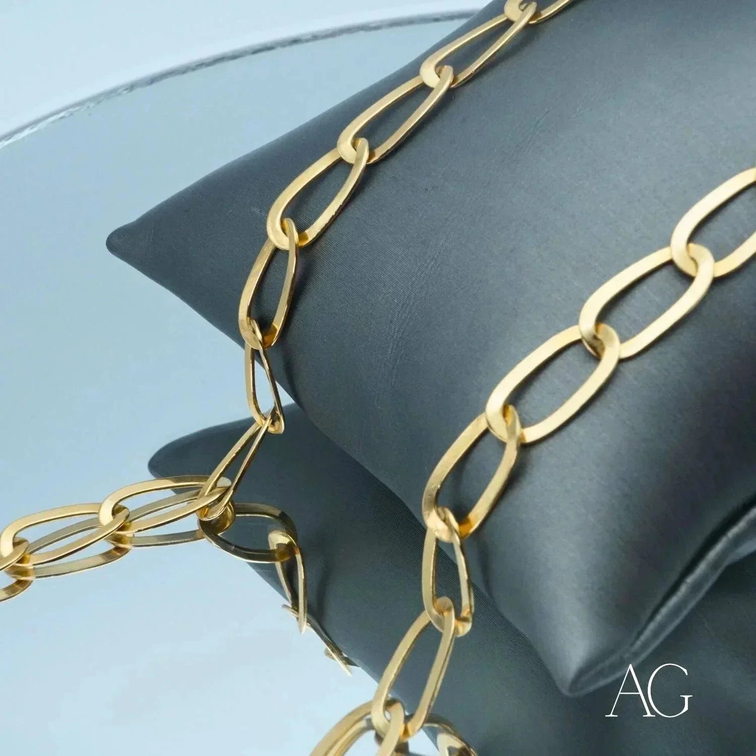 18K Gold Chain for Women - Exquisite Art Gold Necklace for Elegant Jewelry & Gift Giving - Perfect for Weddings, Parties & Special Occasions
