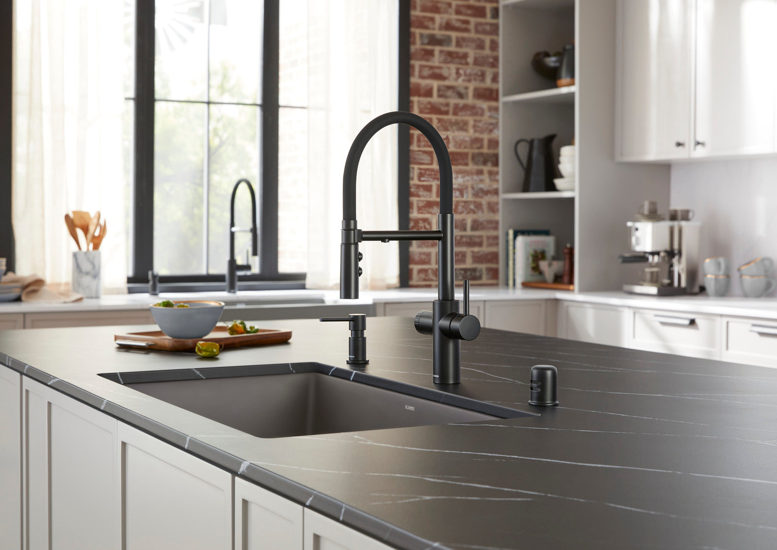 Blanco Catris Flexo Filter Semi Pro 1.5 GPM Pull Down Kitchen Faucet - High Arc Stainless Steel Water Filter Faucet for Modern Kitchen, Perfect for Cooking, Washing Dishes & Filling Pots