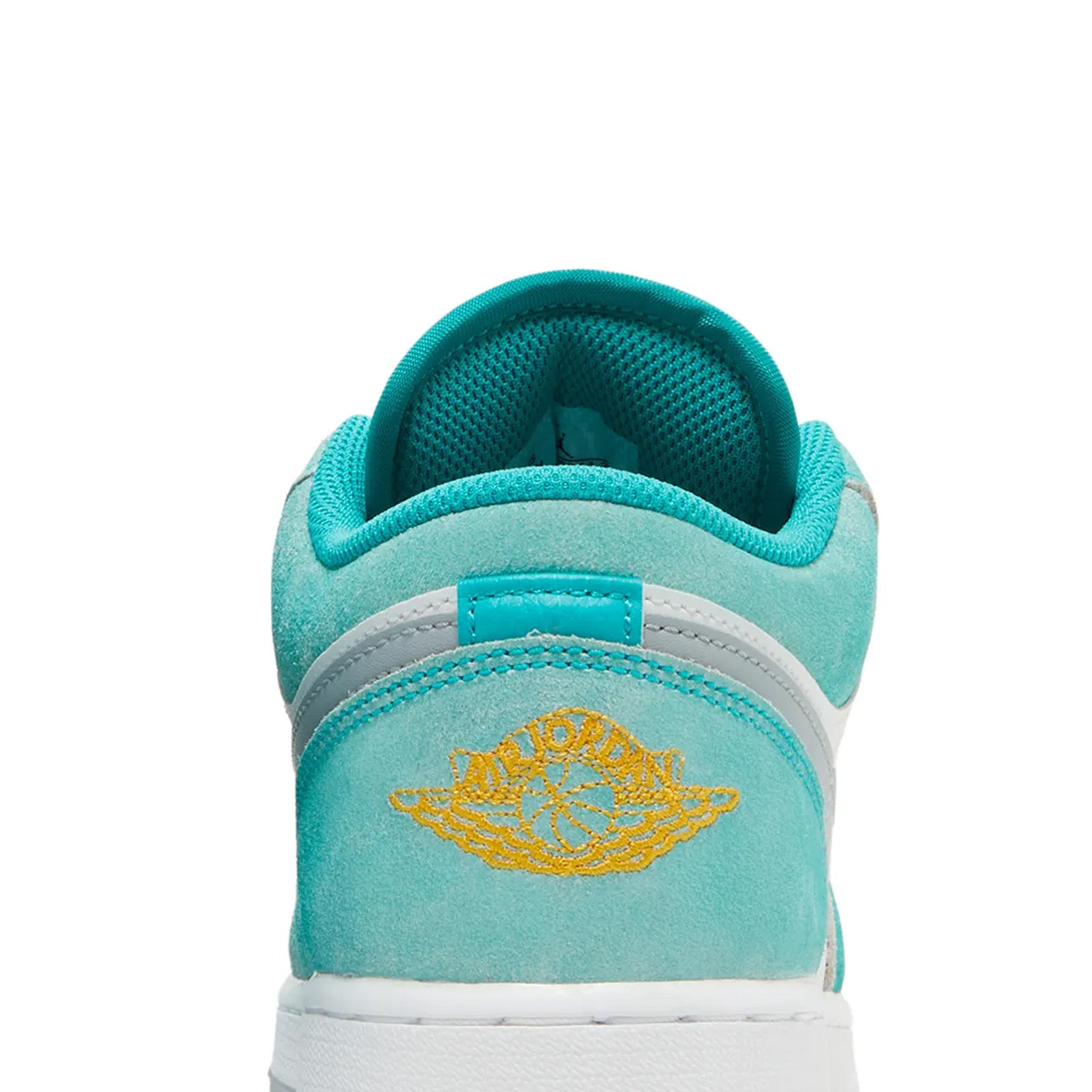 Air Jordan 1 Low 'Emerald' GS Sneakers (2022) - Women's Basketball Shoes for Casual Wear & Street Fashion