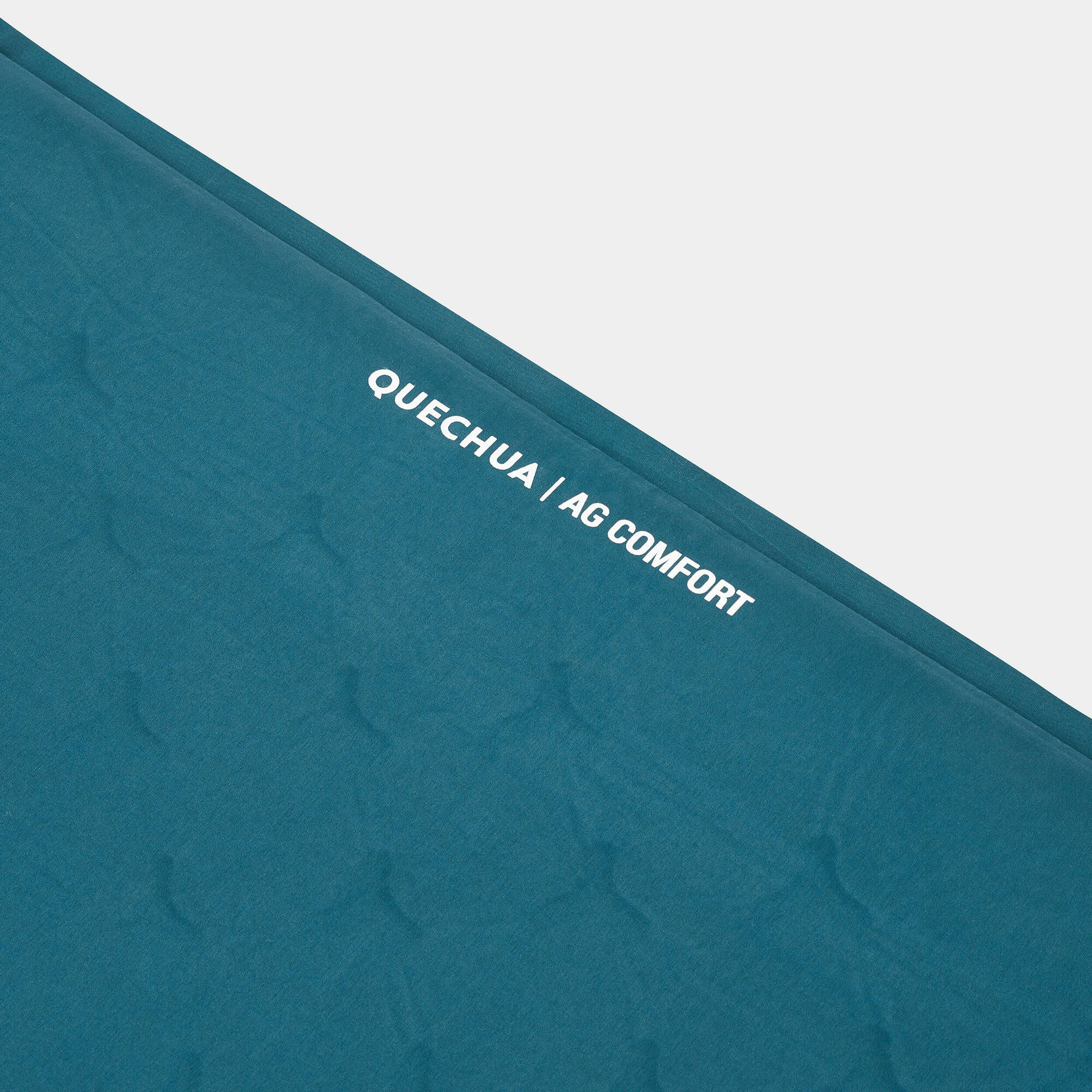 Quechua Arpenaz Comfort Self Inflating Camping Mattress - 4 Season Lightweight Sleeping Pad for Hiking, Backpacking & Outdoor Adventures