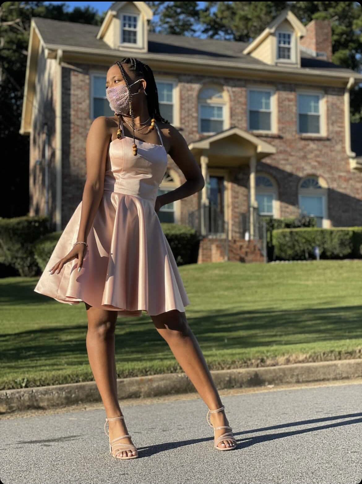 Elegant White Satin Homecoming Dress for Teens - Knee-Length Prom Dress with Pockets | Size 0 | Perfect for School Dances, Cocktail Parties & Special Occasions